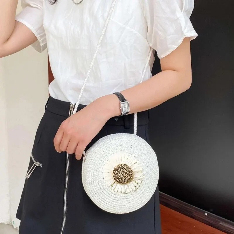 Boho Flower Circle Straw Crossbody Bag - Vintage Mini Shoulder Bag for Women, Ideal for Beach and Everyday Style - Available in White, Beige, and Brown