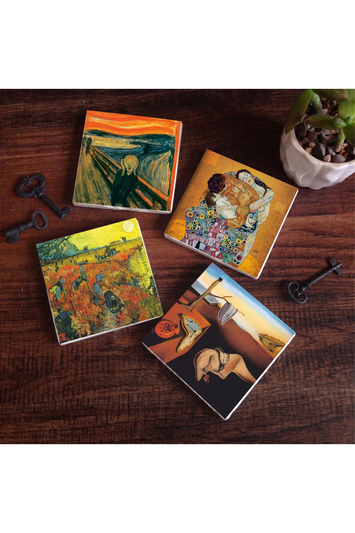 Dalí Belleğin Azmi, Van Gogh Arles'te Kırmızı Bağ, Çığlık, Klimt Aile Kucaklama Taş Bardak Altlığı Masaüstü Koruyucu Altlık 4 Parça Set 10x10cm Stone Coasters