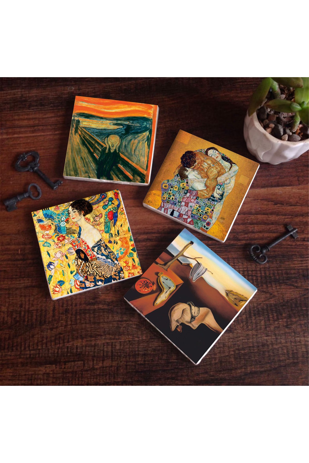 Salvador Dalí Belleğin Azmi, Gustav Klimt Yelpazeli Kadın, Aile Kucaklama, Çığlık Taş Bardak Altlığı Masaüstü Koruyucu Altlık 4 Parça Set 10x10cm Stone Coasters