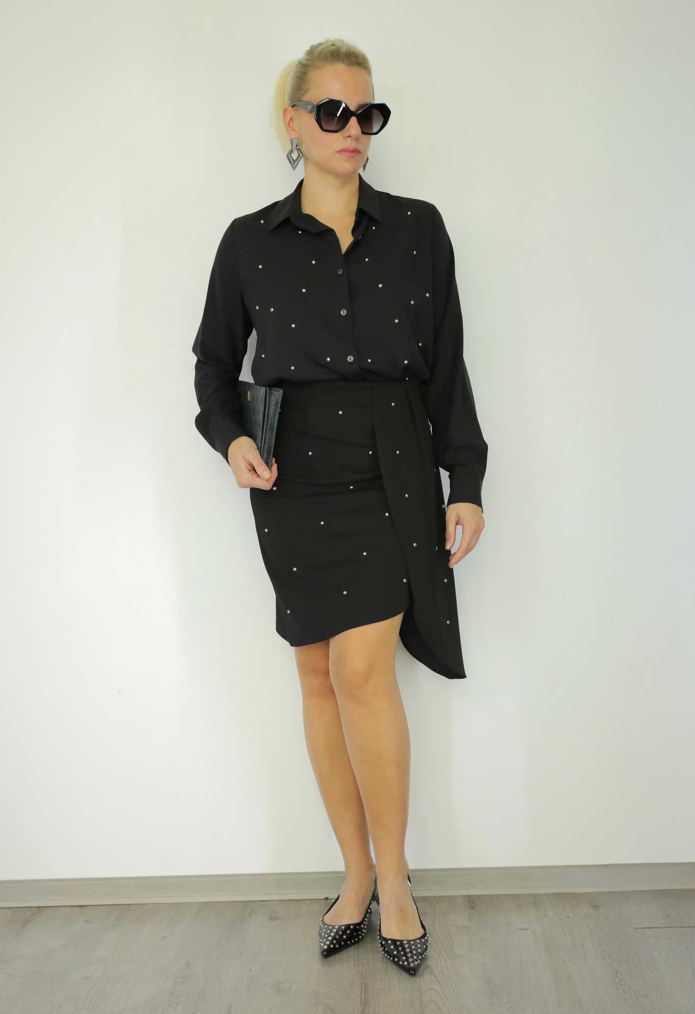 Kolları Düğmeli Metal Zımba Detaylı Rahat Kalıp Dokuma Kumaş Gömlek