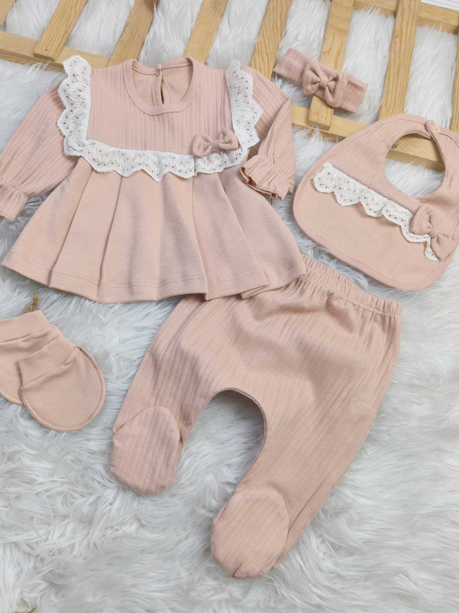 433173 MADAMME KIZ BEBEK 5'Lİ HASTANE ÇIKIŞI SETİ