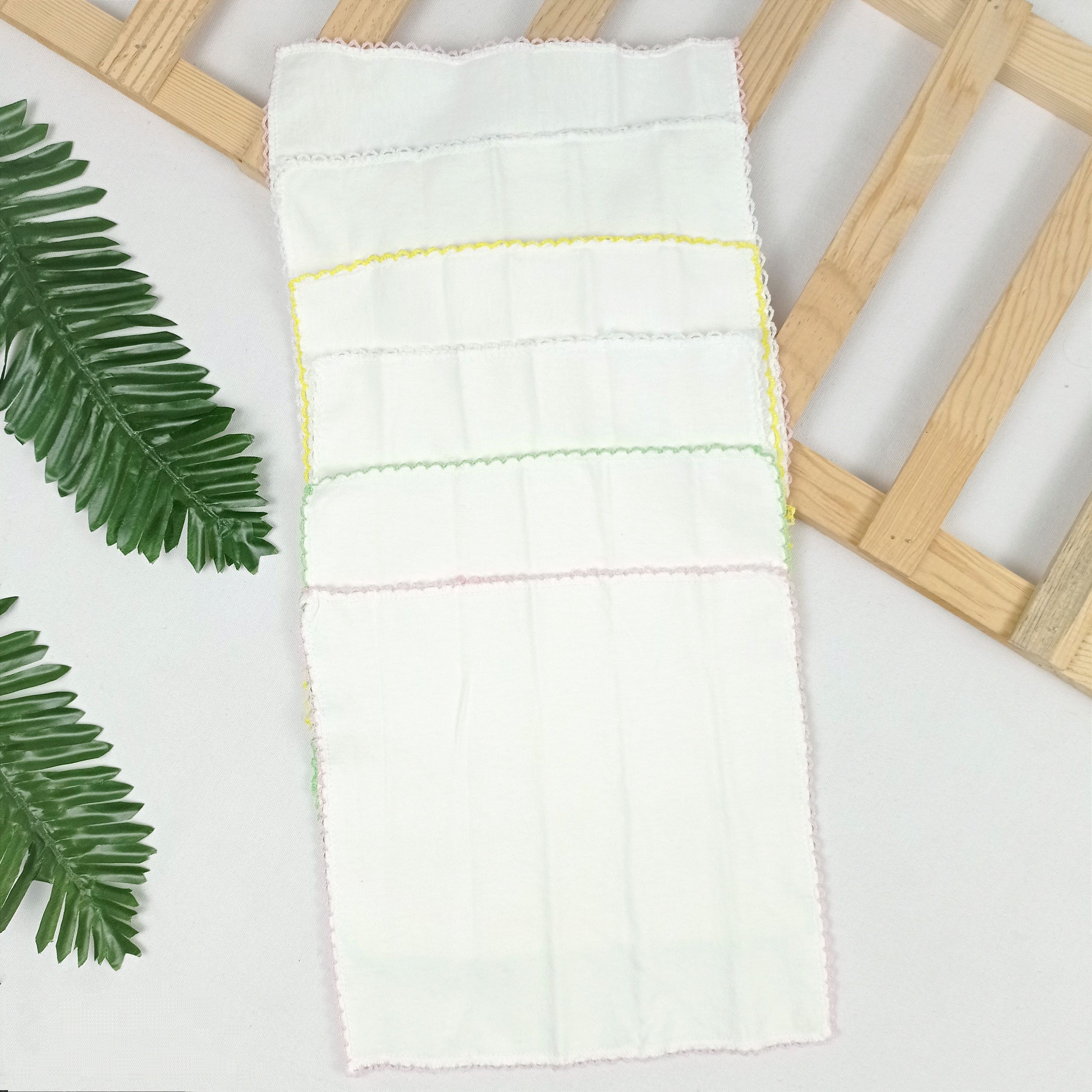Atakan Bebe 6 Adet Pamuklu  Oyalı  Ağız Mendili 25*25cm ebat