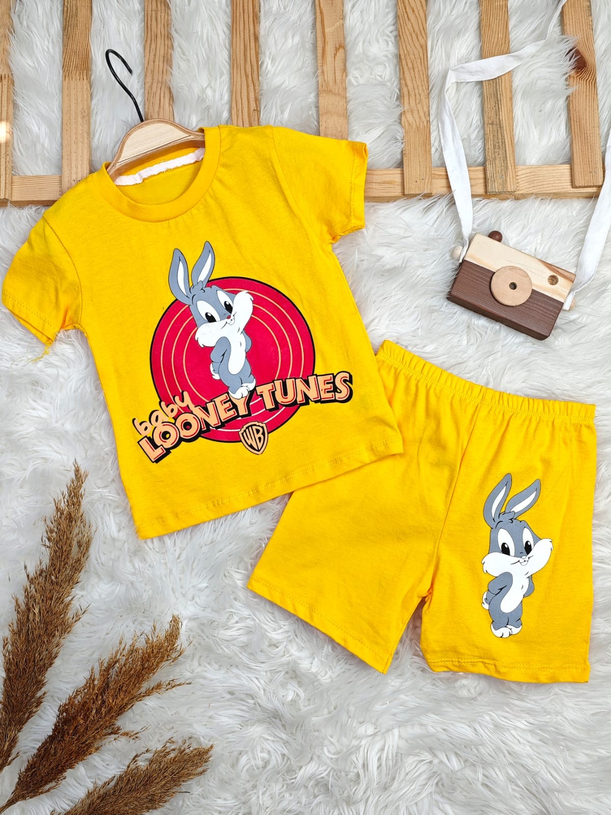 1316 LOONEY TUNES TAVŞAN BASKILI ŞORTLU TAKIM  - Sarı