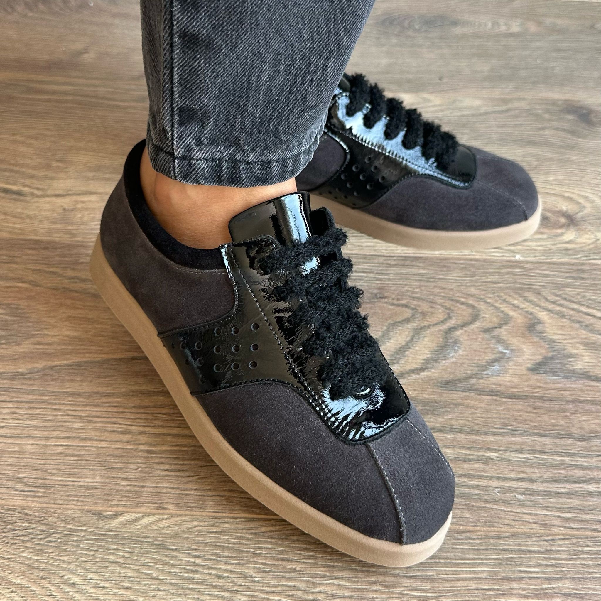 Rahat Tabanlı Deri Sneaker - Gri