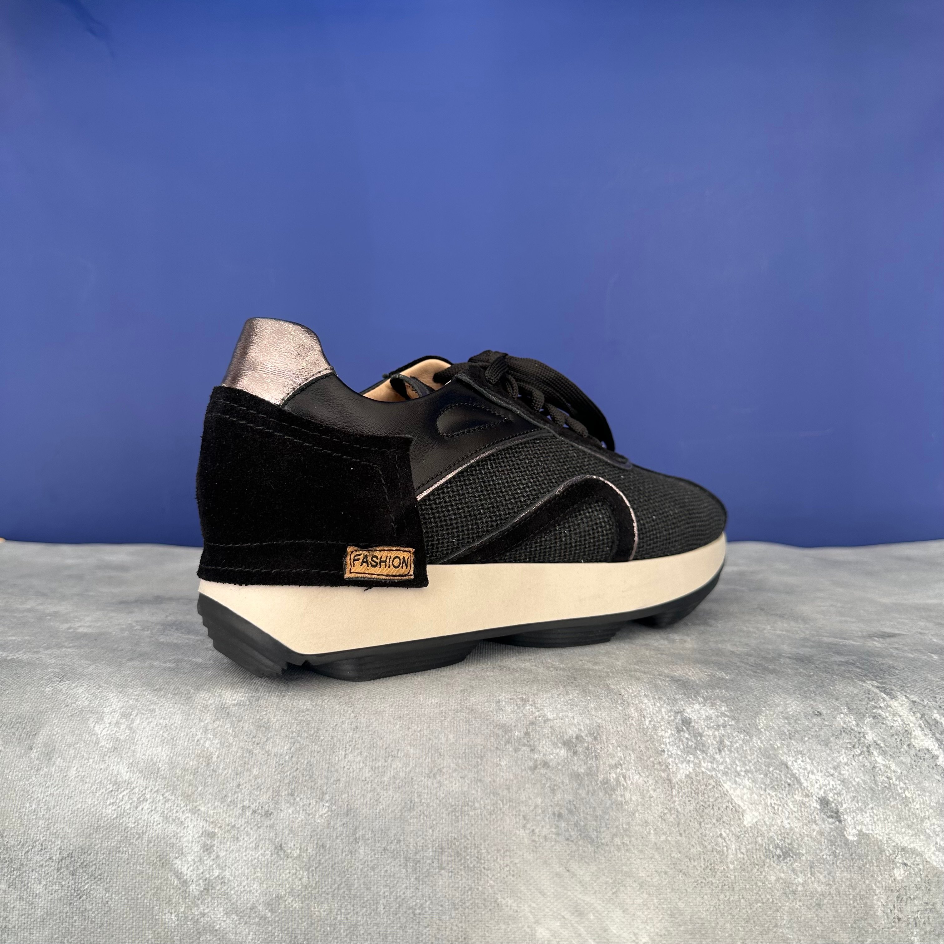 Yuvarlak Tabanlı Sneaker