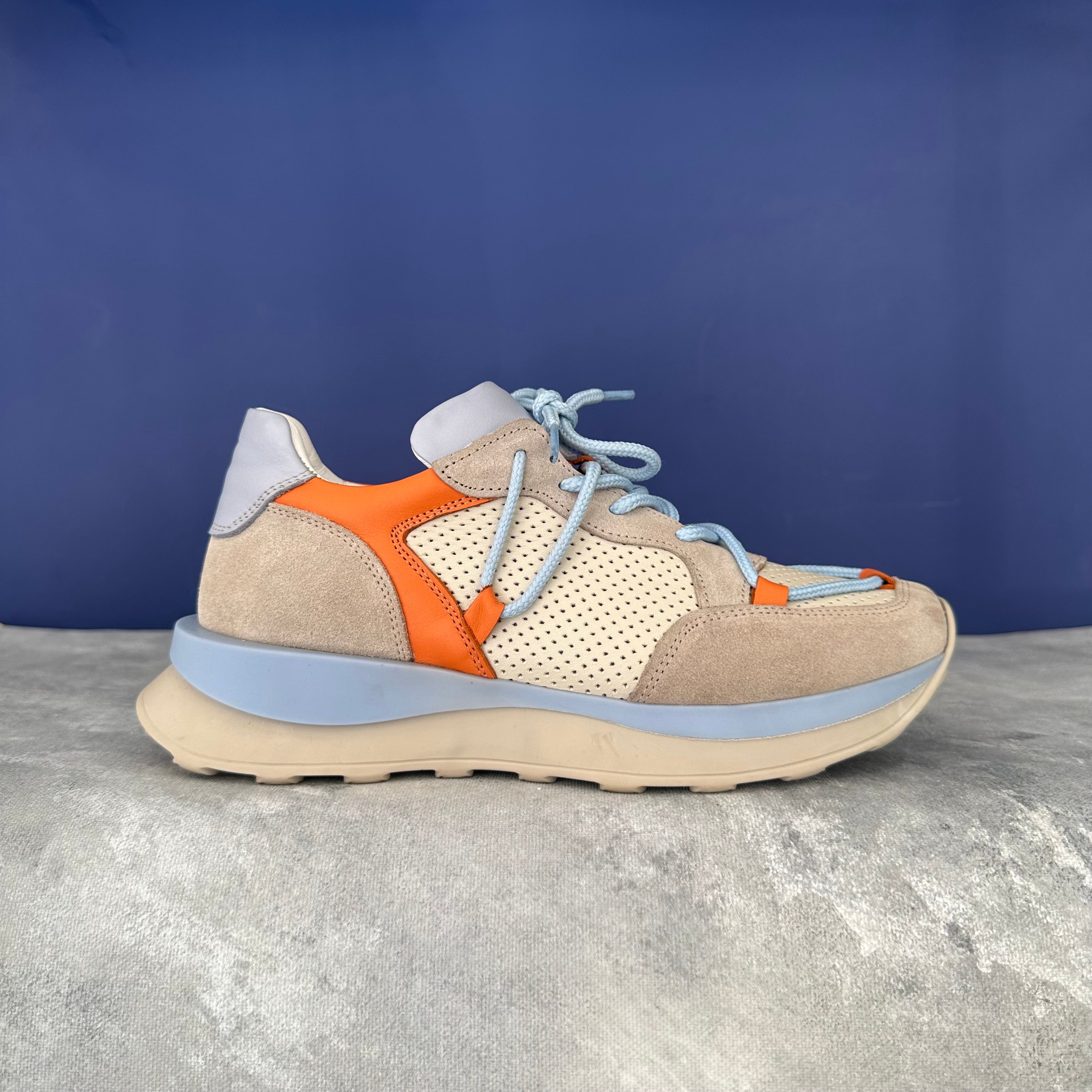 Beyaz Bağcık Detaylı Hakiki Deri Sneaker