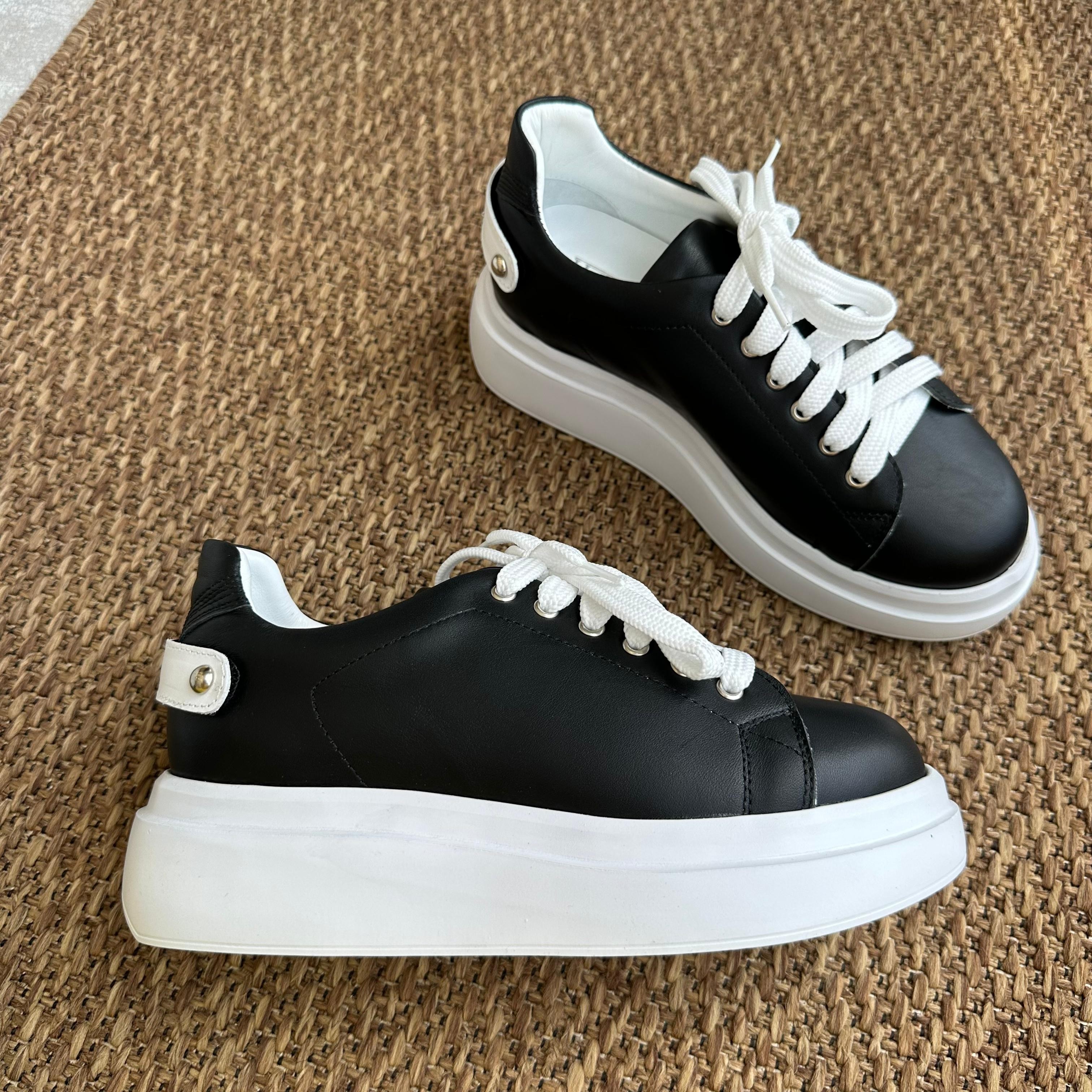 Hafif Taban Sneaker - Siyah