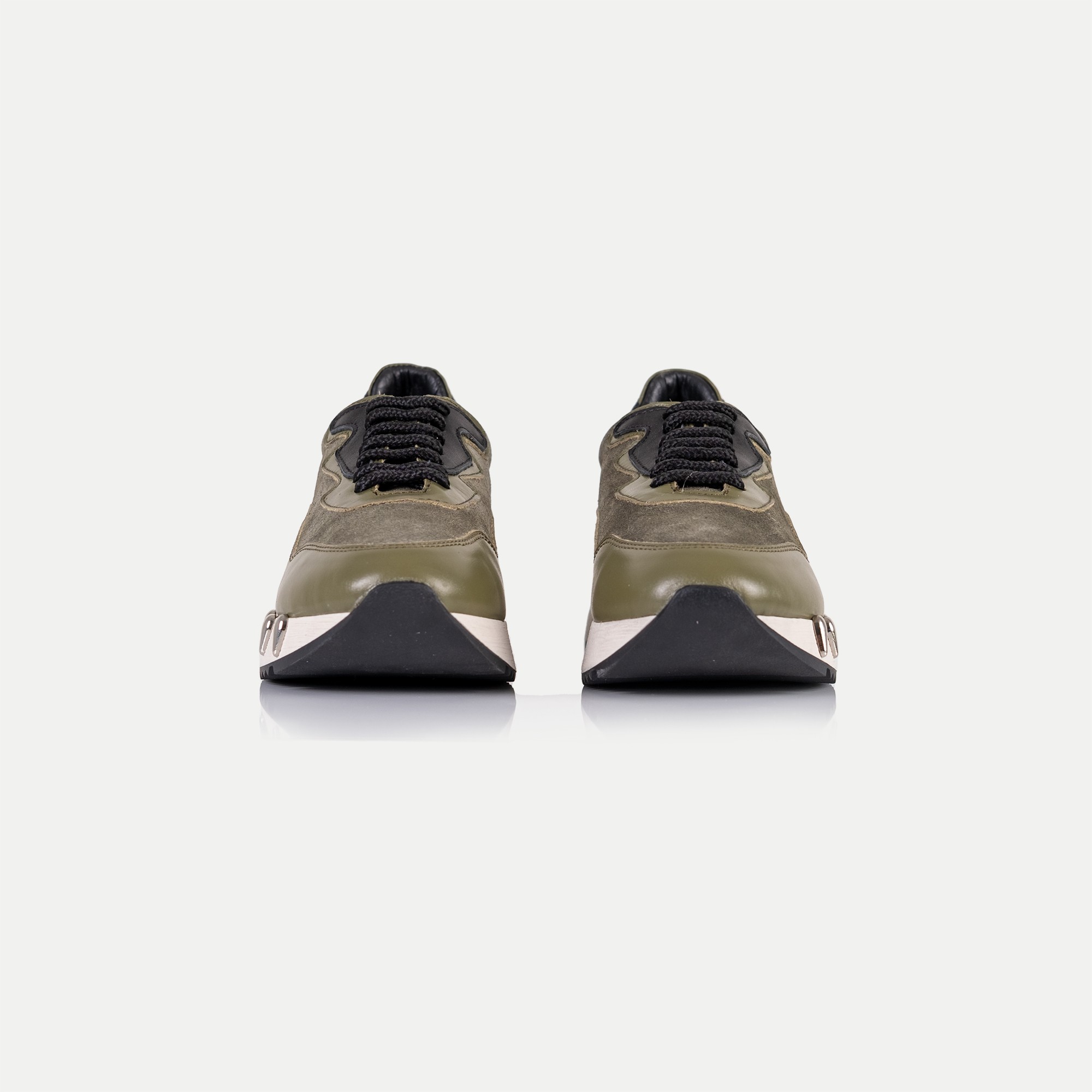 Haki Tabanı Metal Detaylı Deri Sneaker