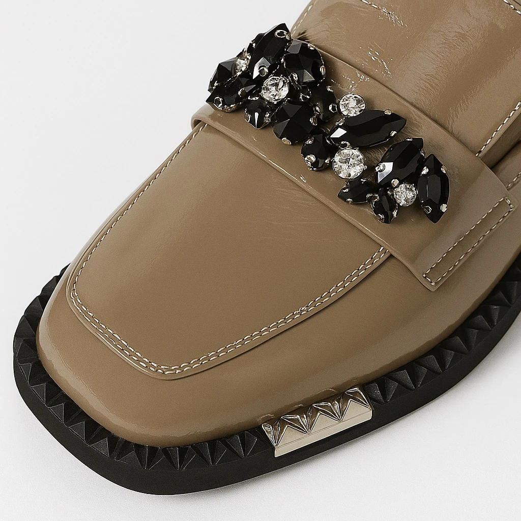 Taş Detaylı Rugan Loafer - Vizon