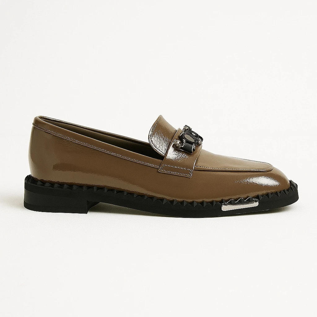 Taş Detaylı Rugan Loafer - Vizon