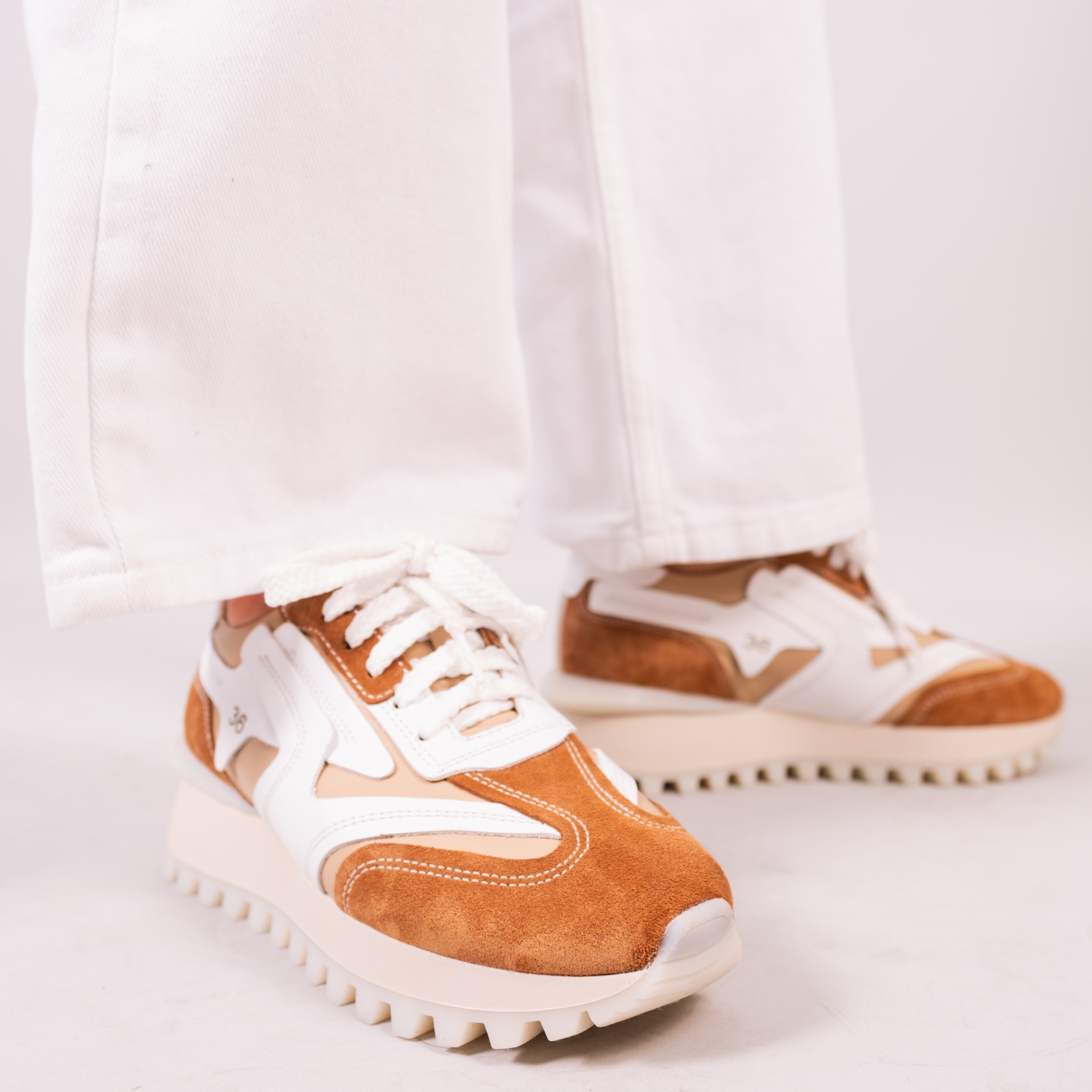 Numara Detaylı Sneaker