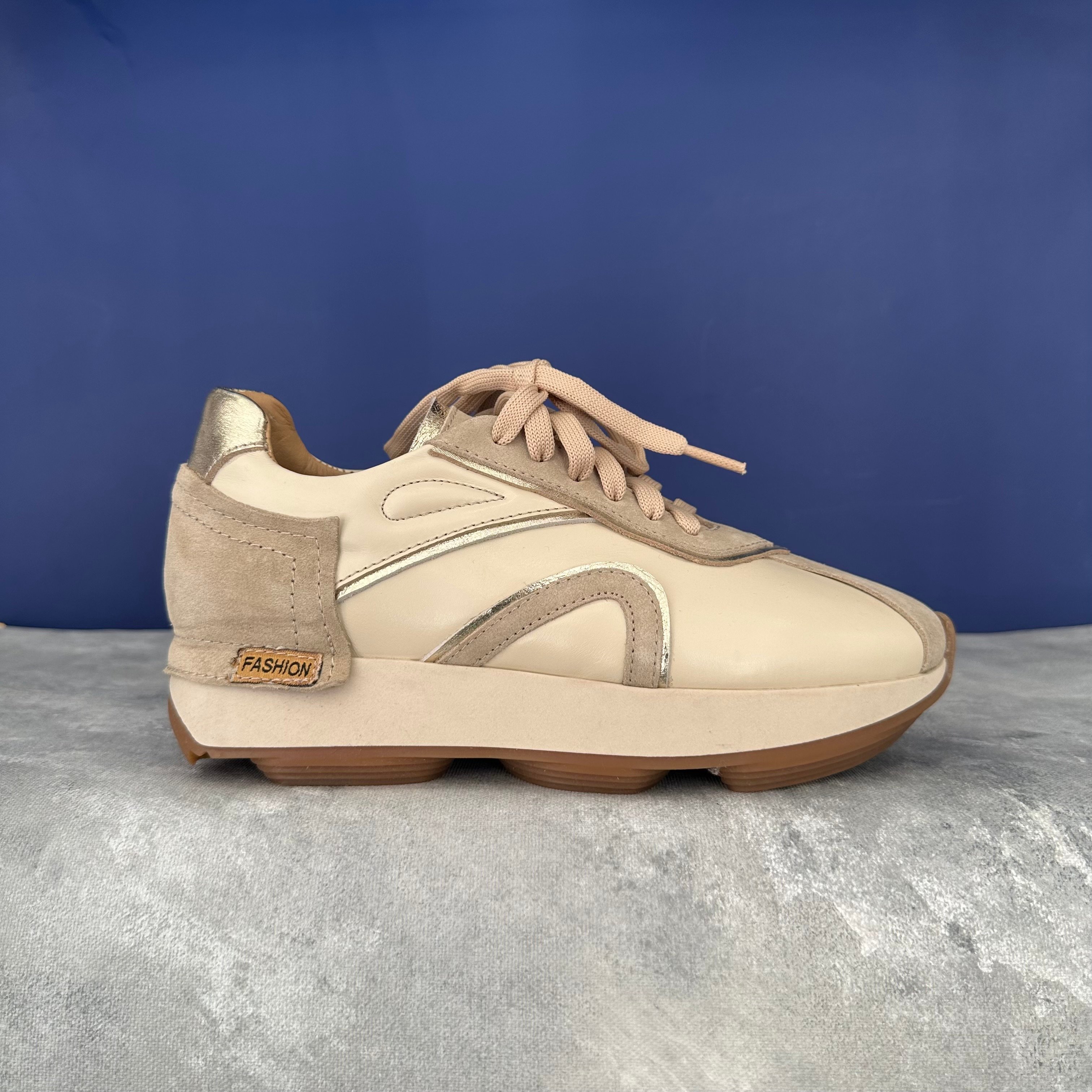 Yuvarlak Tabanlı Sneaker
