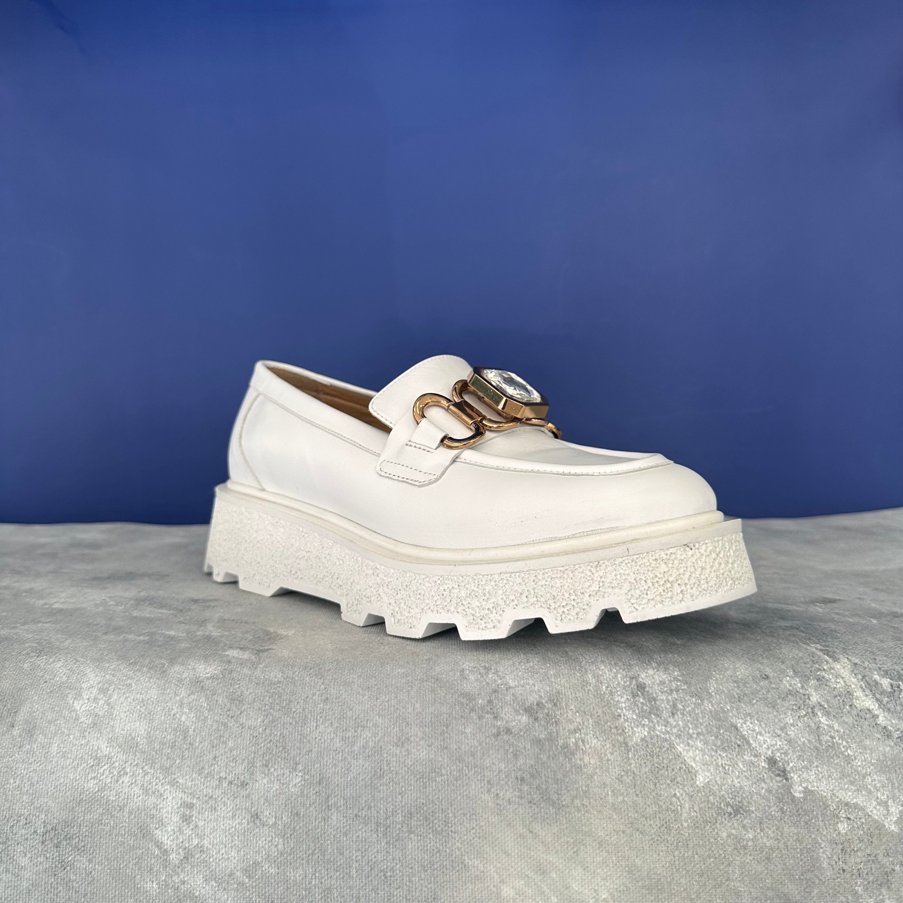 Hakiki Deri Taş Detaylı Loafer - beyaz