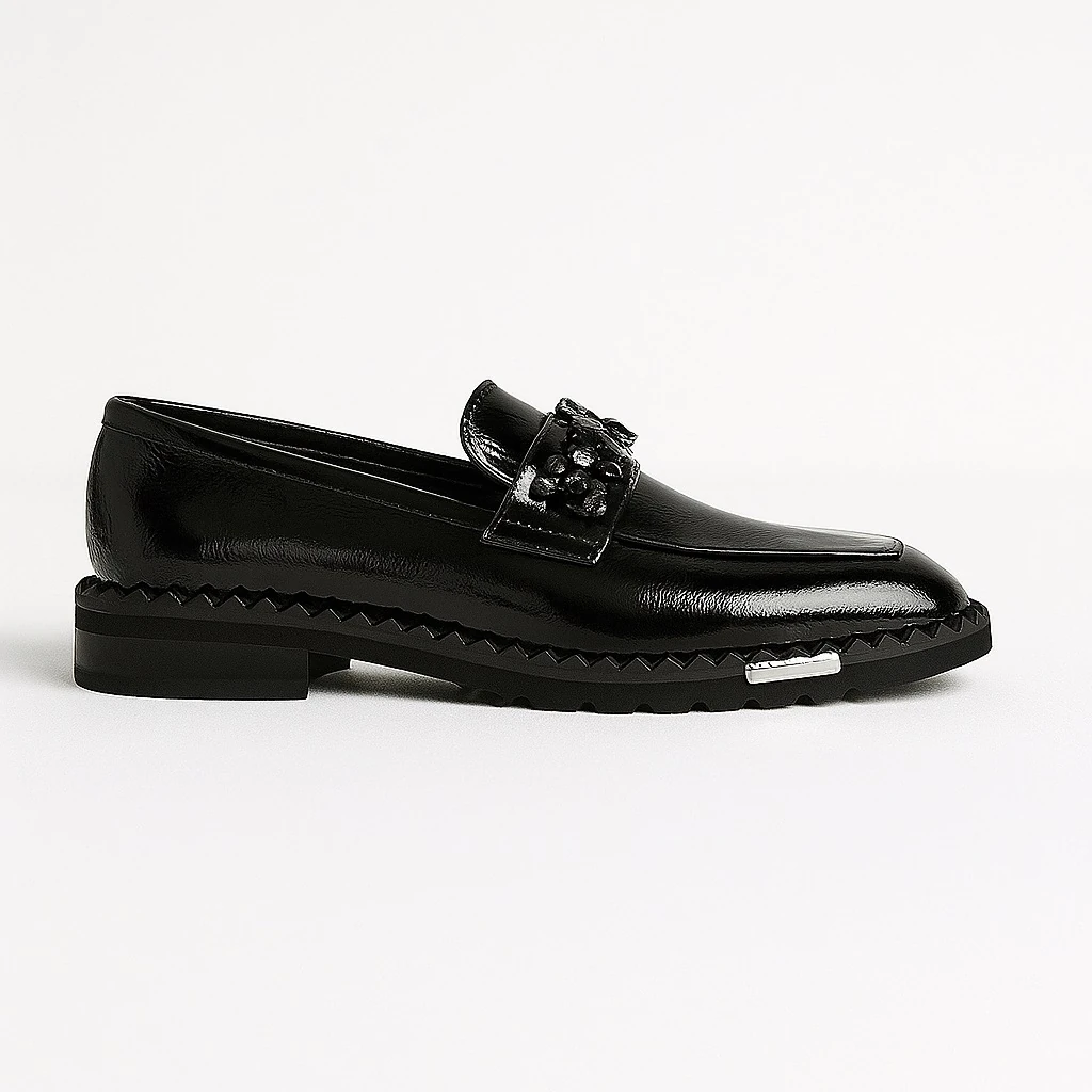 Taş Detaylı Rugan Loafer