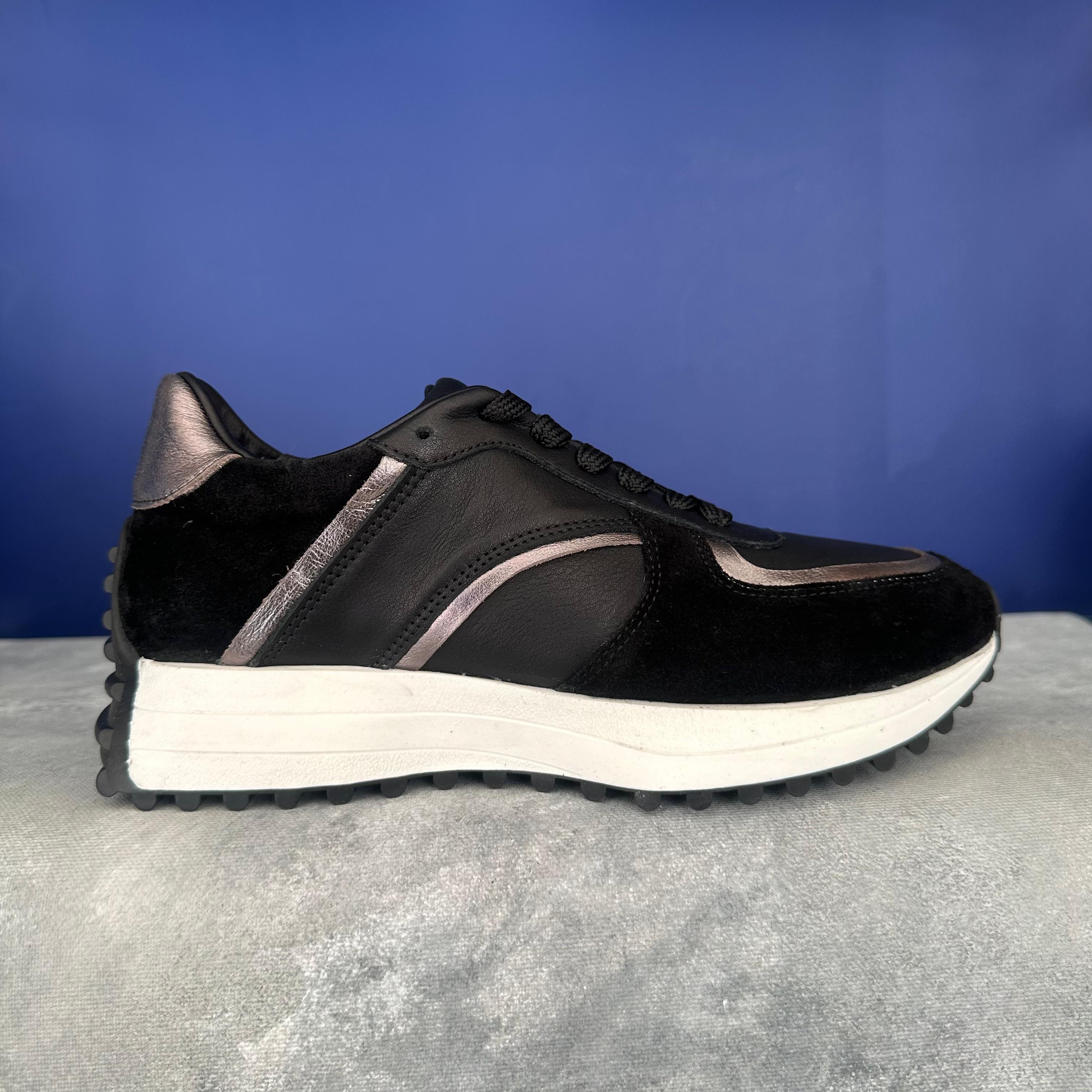 Metalik Deri Detaylı Hakiki Deri Sneaker