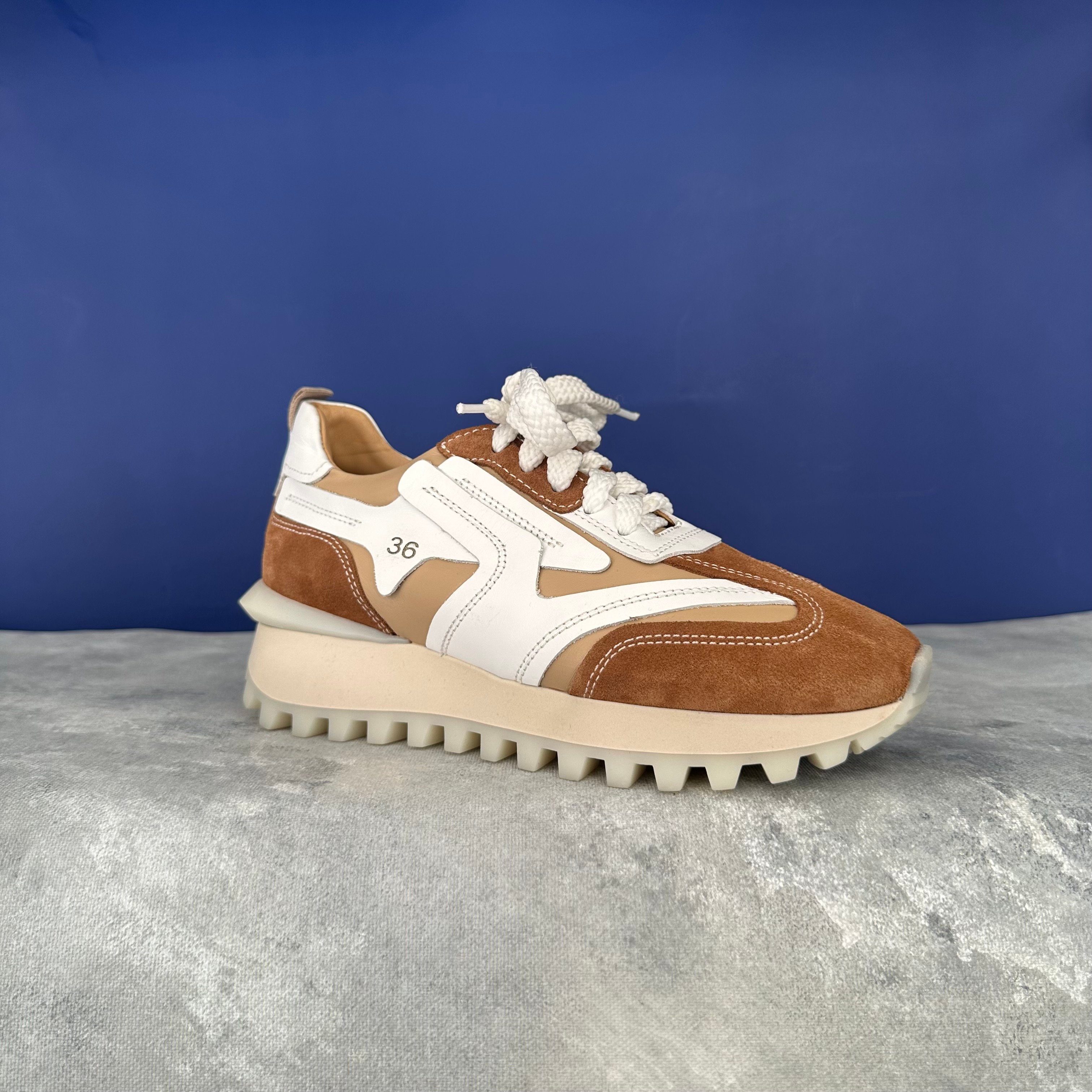 Numara Detaylı Sneaker