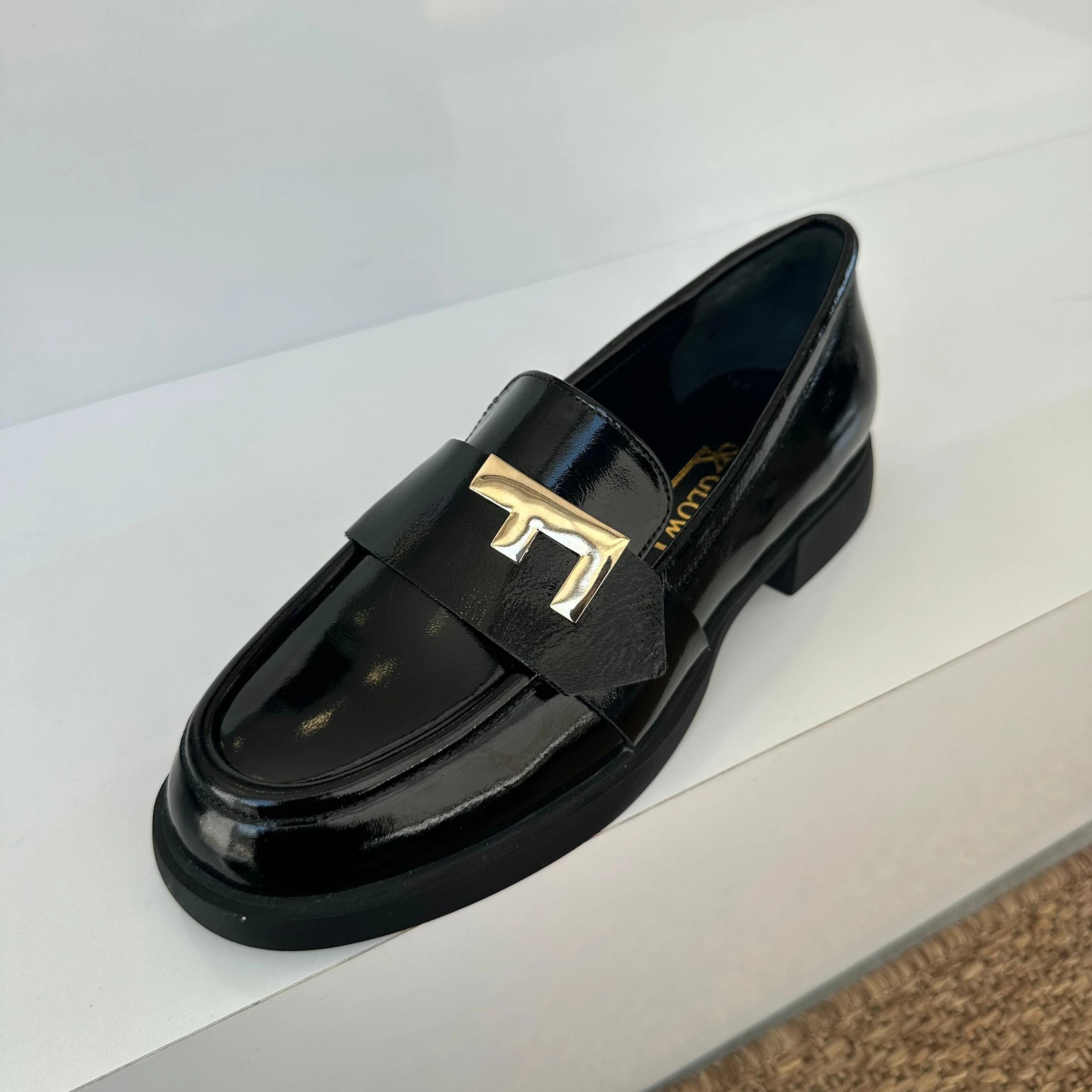 Loafer Ayakkabı Nedir, Nasıl Kombinlenir?