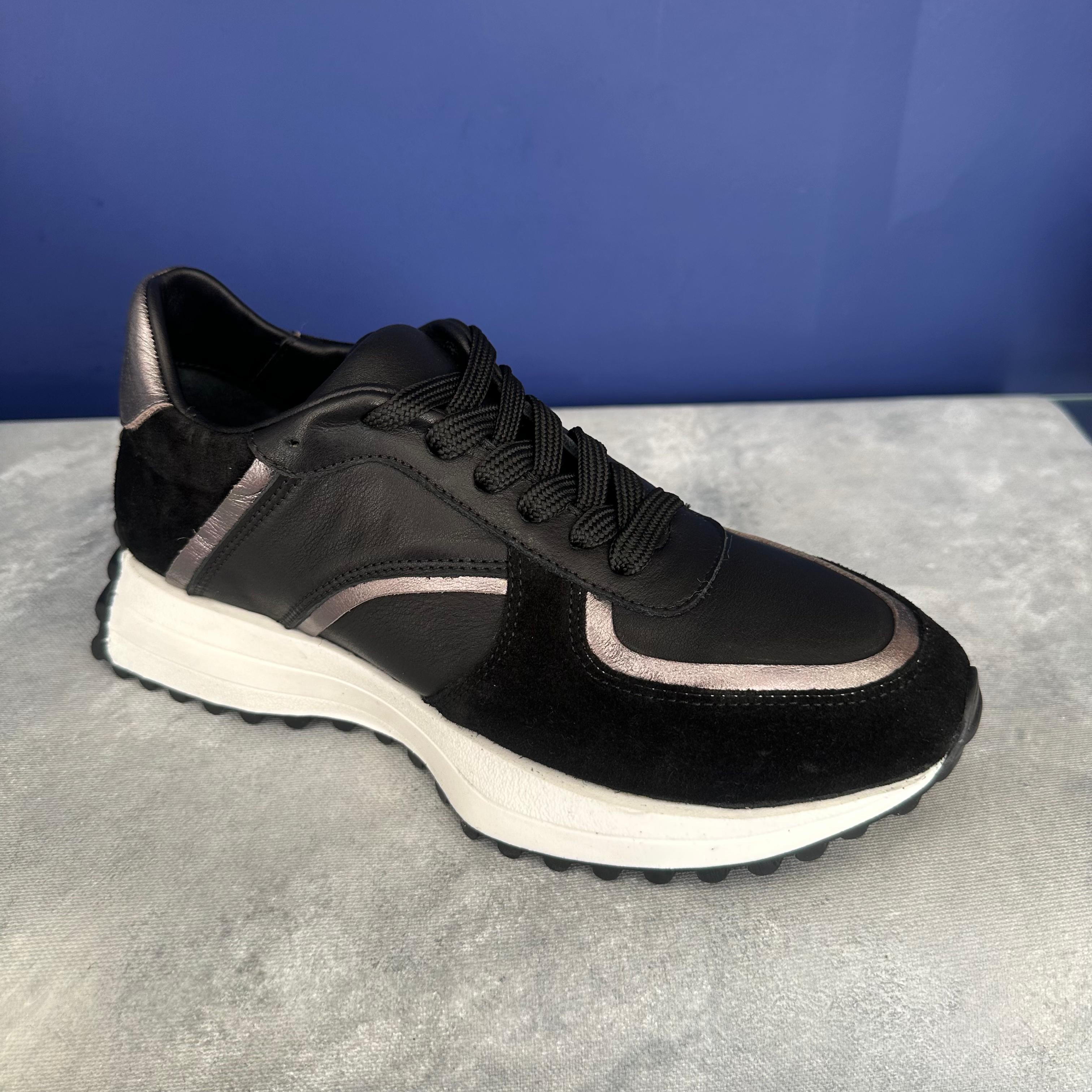 Metalik Deri Detaylı Hakiki Deri Sneaker