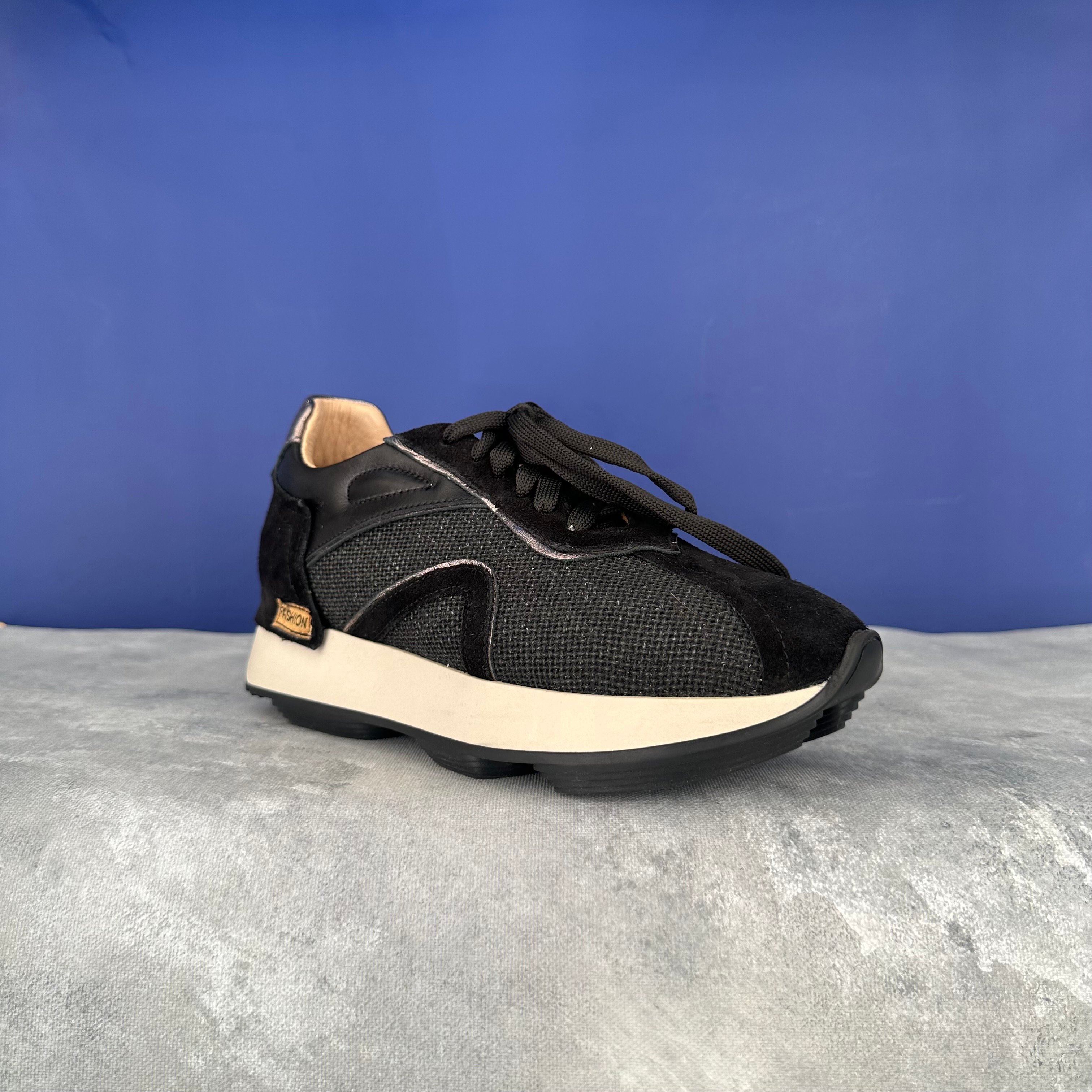 Yuvarlak Tabanlı Sneaker