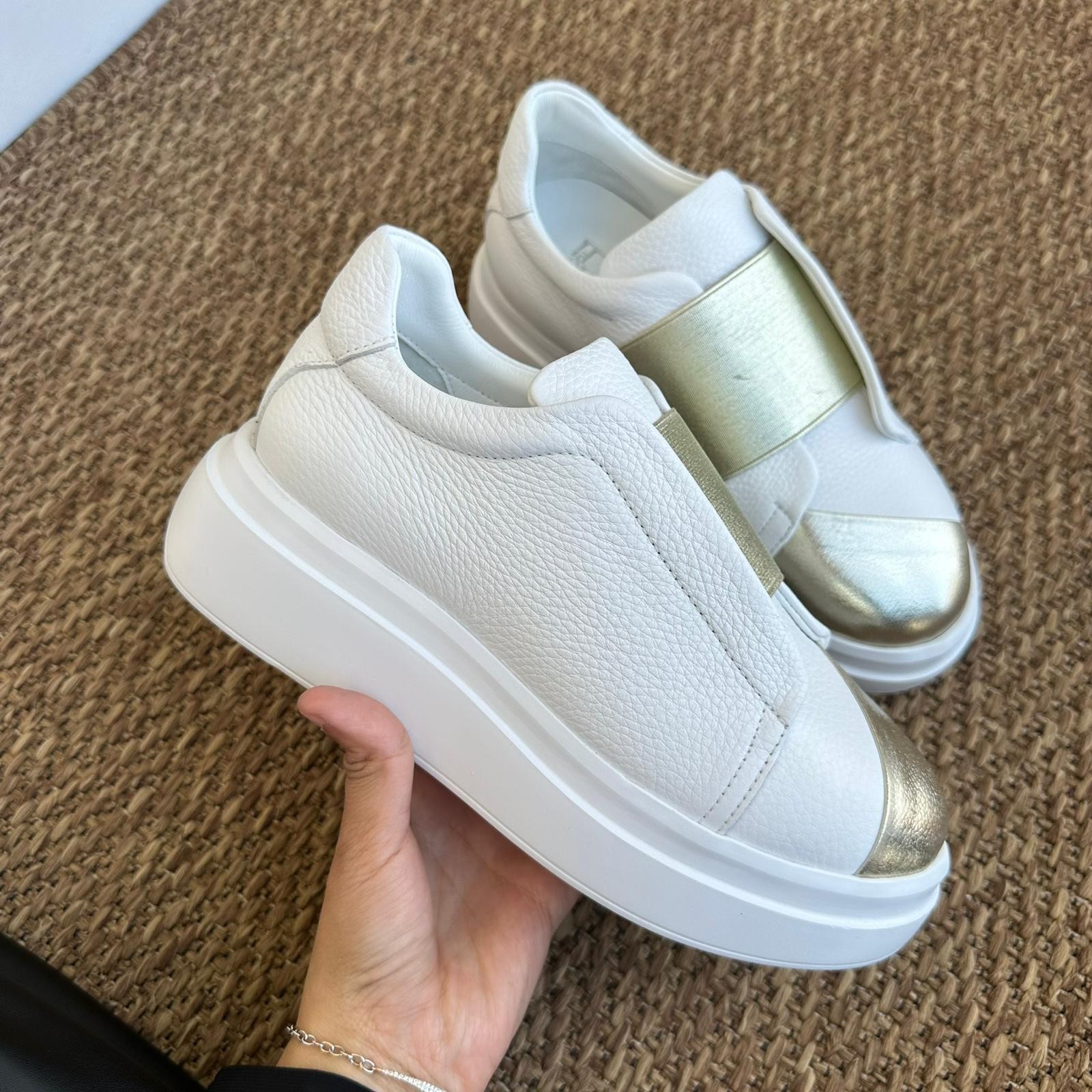 Bantlı Sneaker