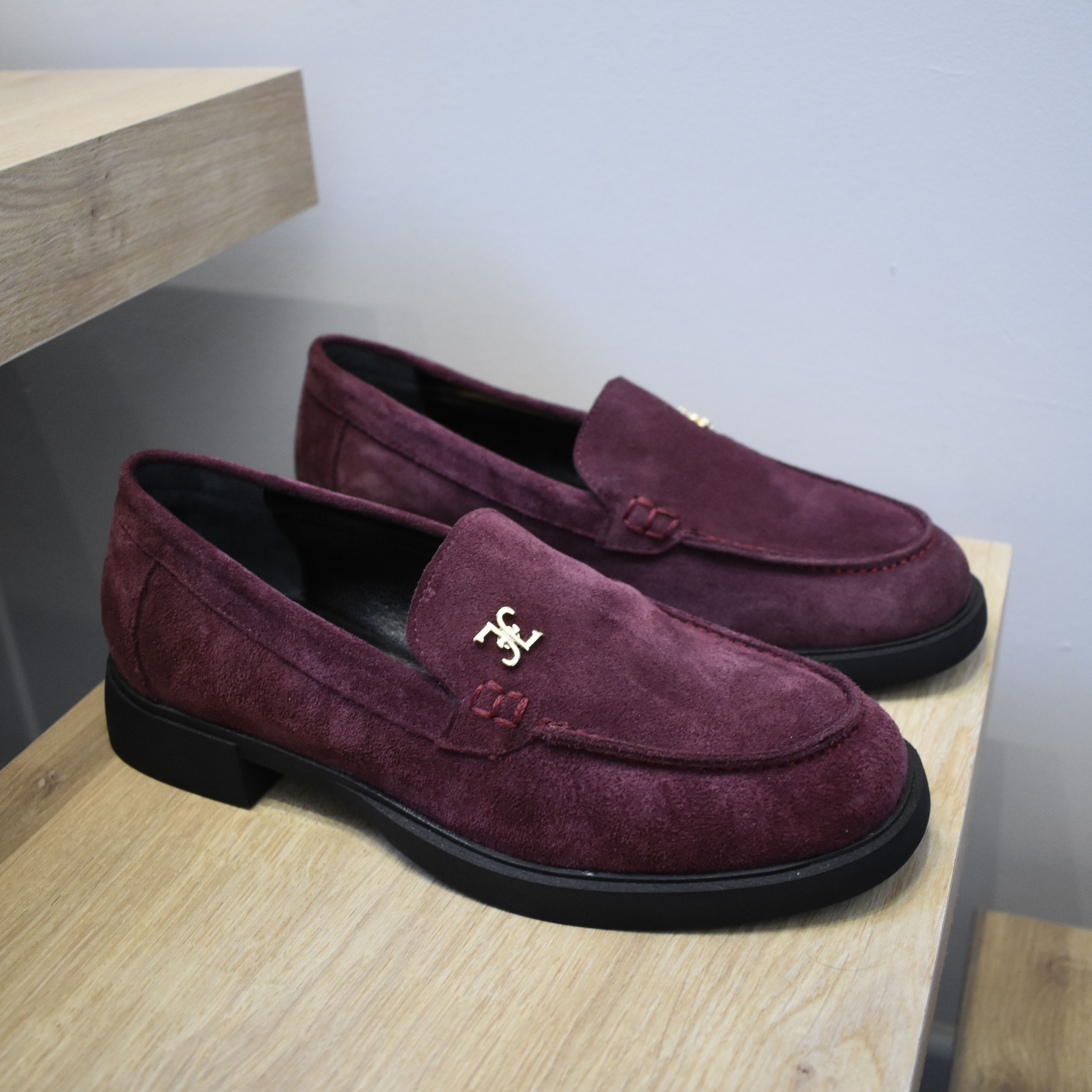 Süet Loafer