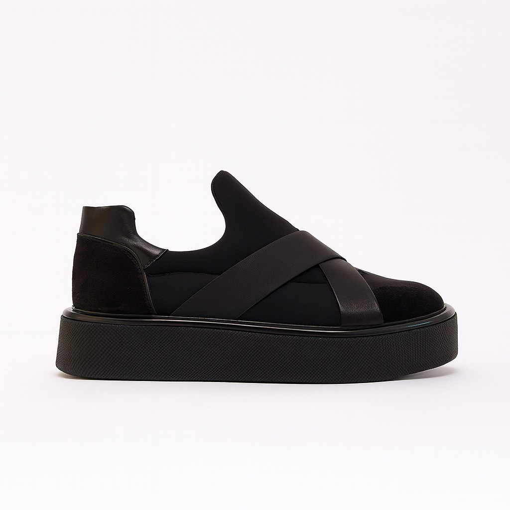 Çapraz Bantlı Sneaker
