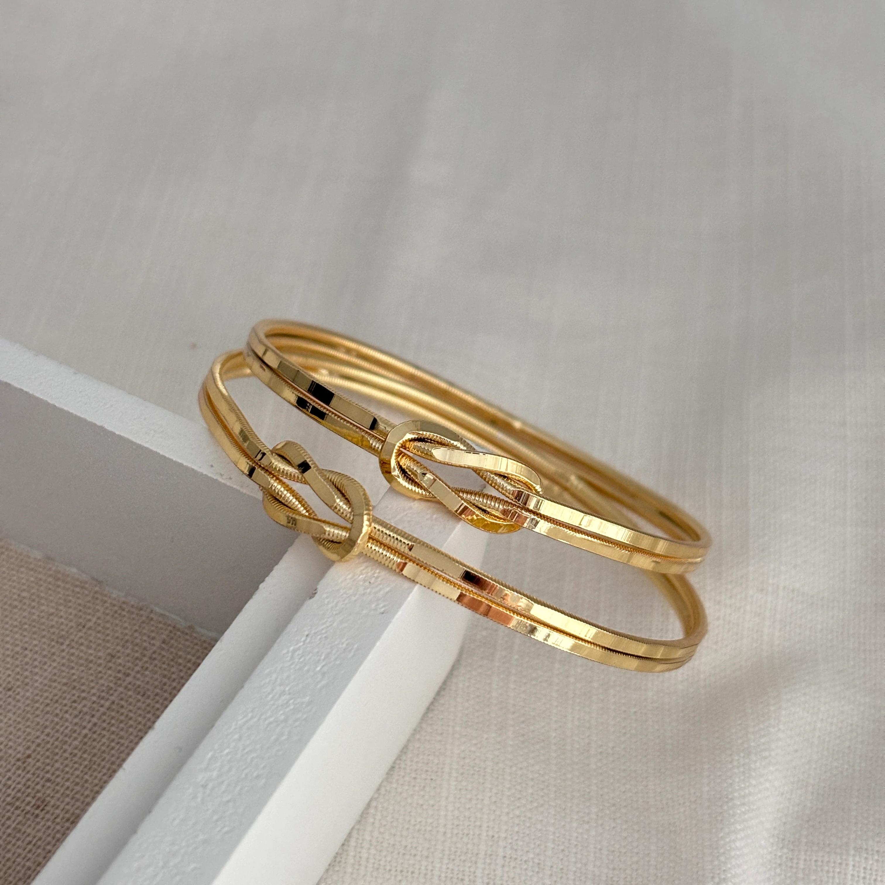 AŞK DÜĞÜMÜ AJDA BİLEZİK