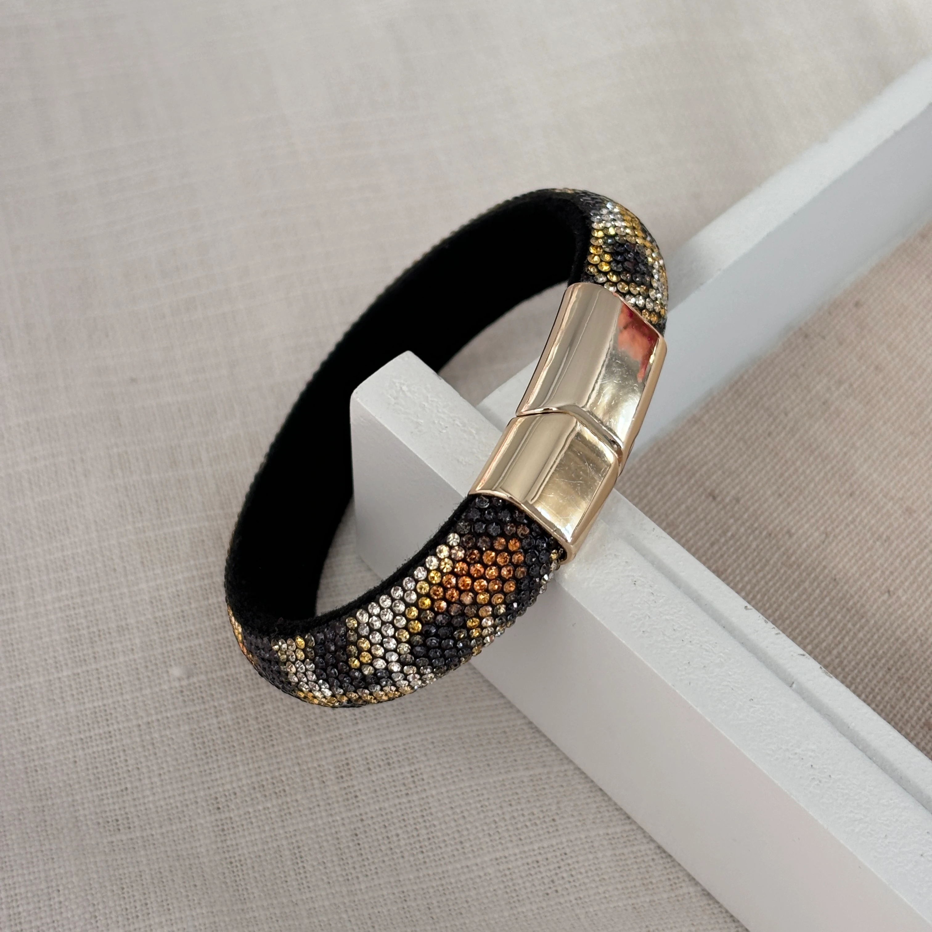 İTHAL MIKNATISLI LEOPAR BİLEZİK