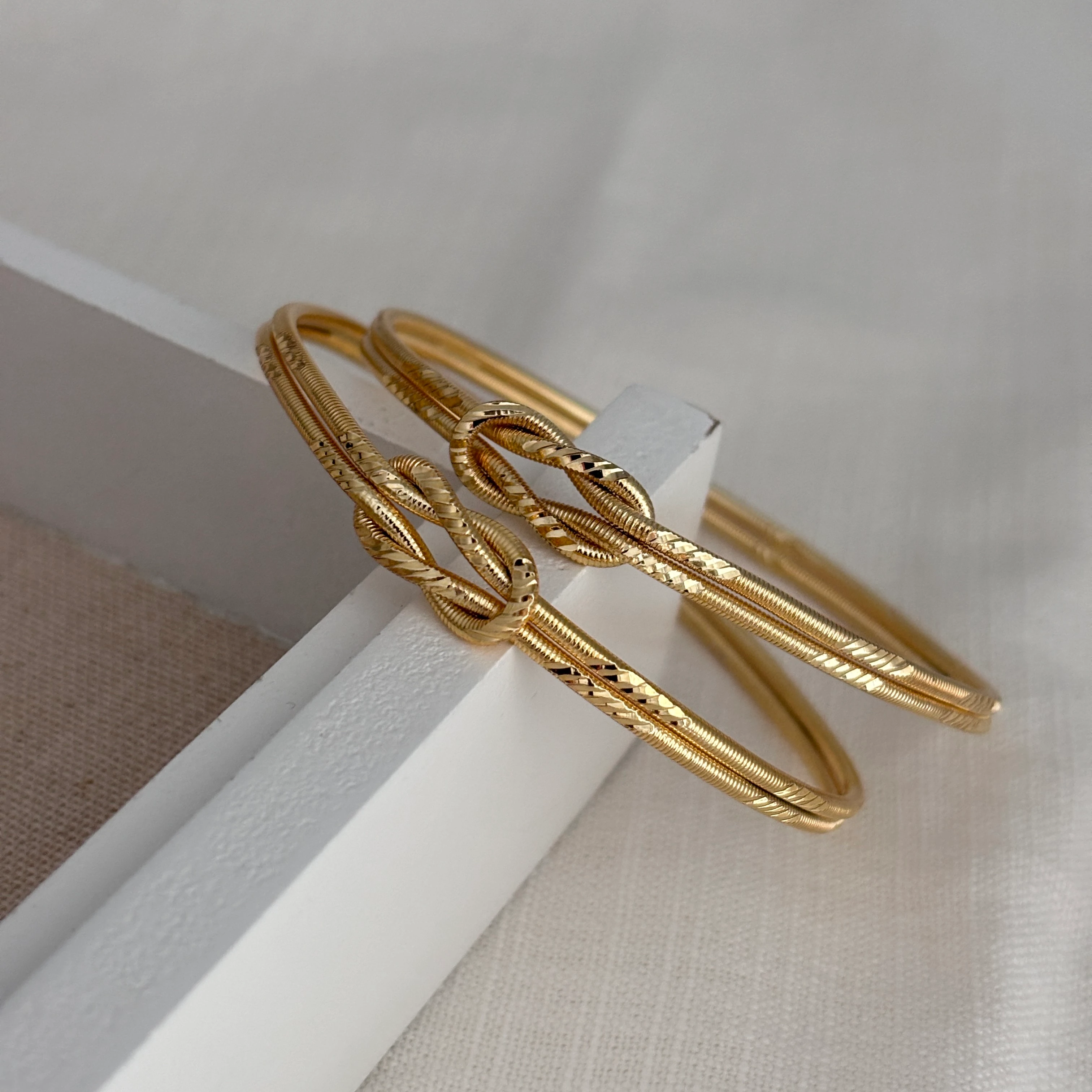 AŞK DÜĞÜMÜ AJDA BİLEZİK