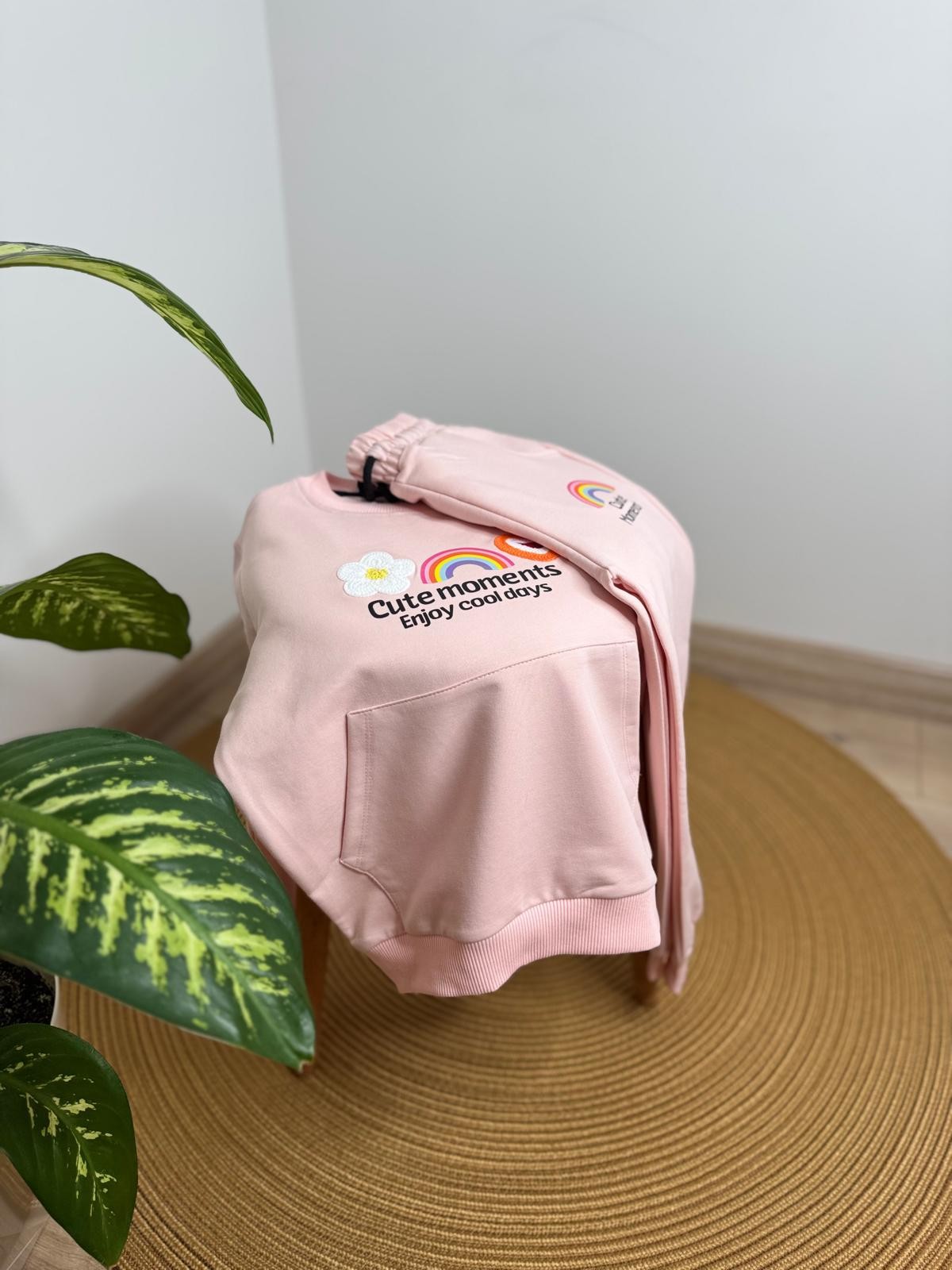Gökkuşağı Nakış İşlemeli Pembe Eşofman Takımı 