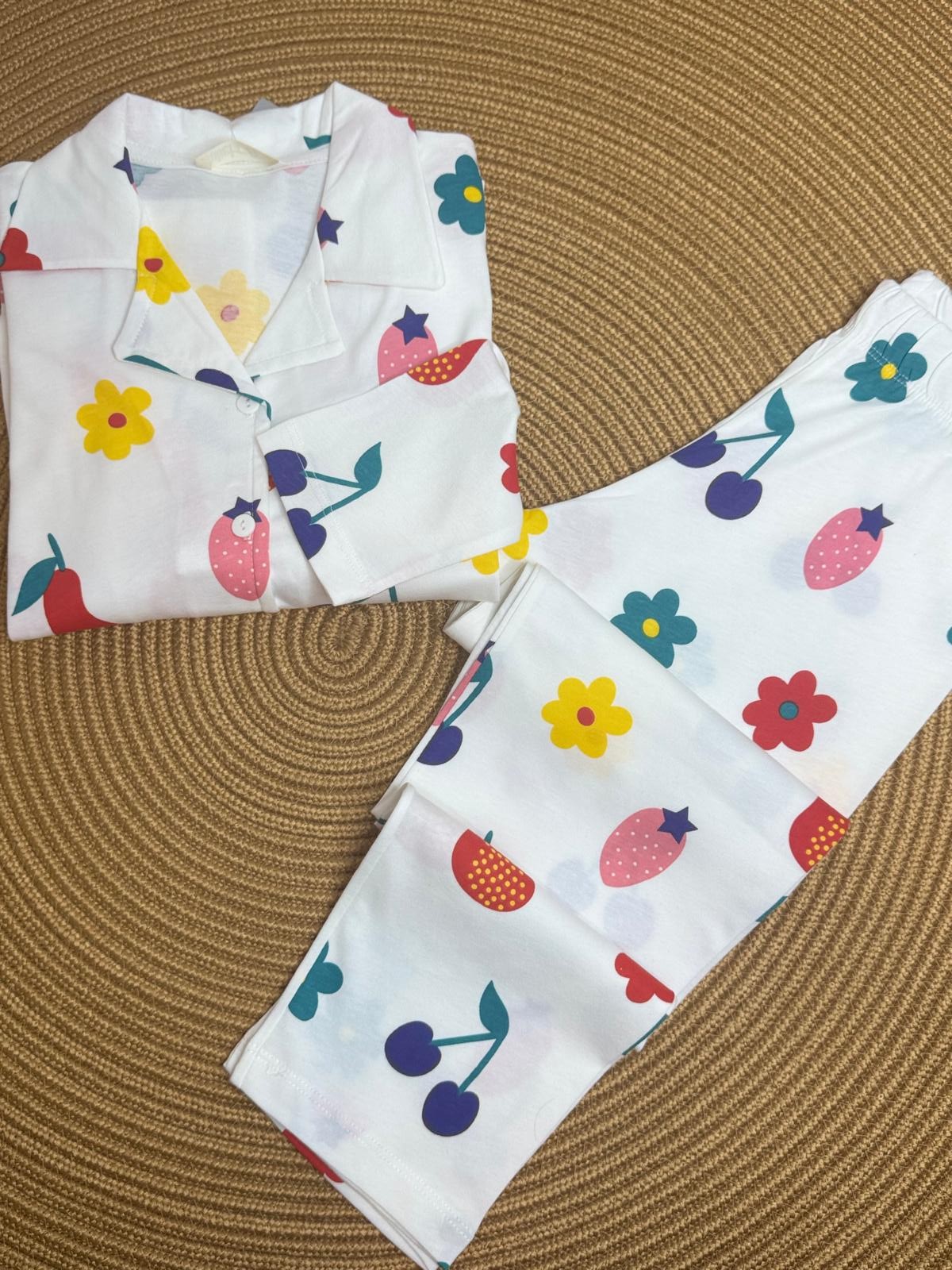 Meyve Baskılı Önden Düğmeli Pijama Takımı 