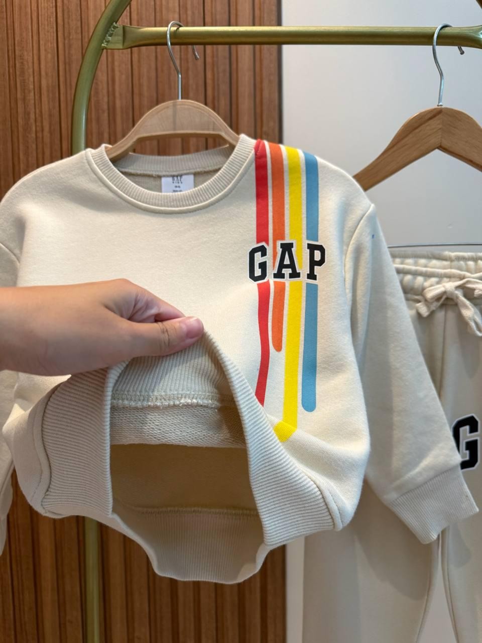 GAP Şeritli Eşofman Takımı 