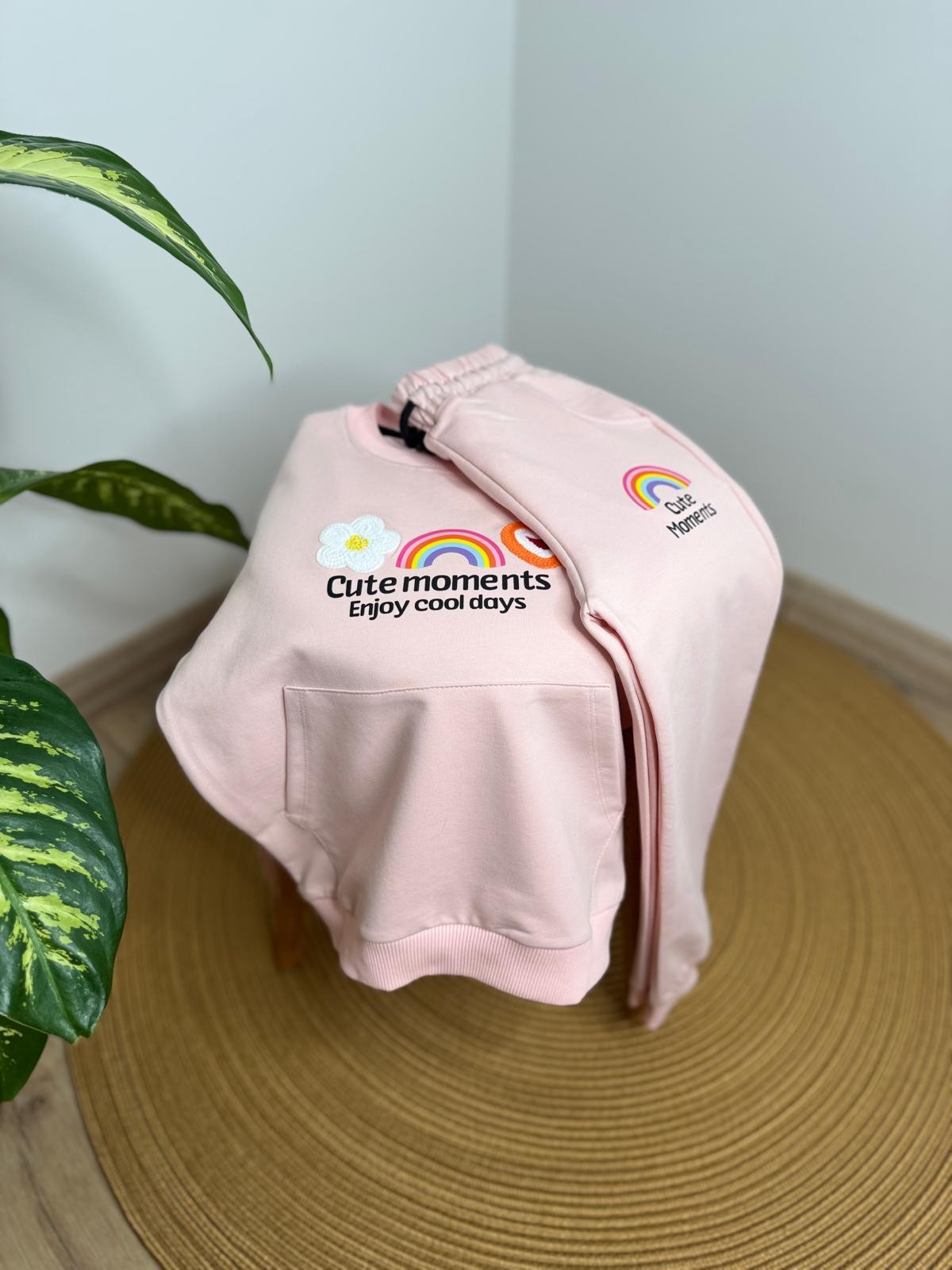 Gökkuşağı Nakış İşlemeli Pembe Eşofman Takımı 