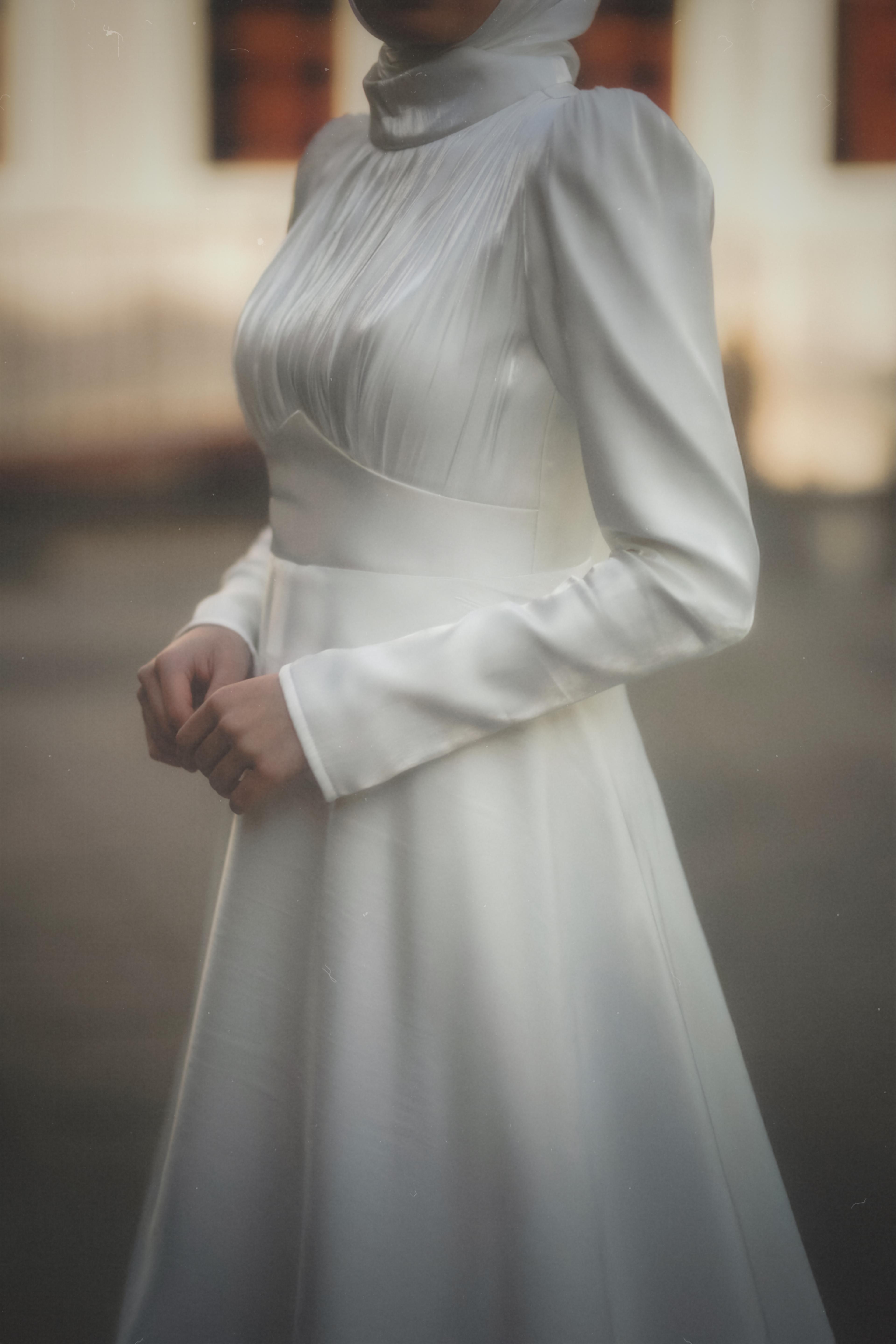 Kiralık - Sarah Beyaz
