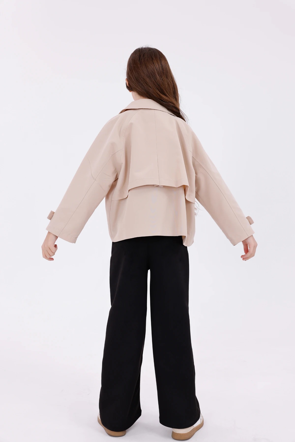 Kız Çocuk Düğme ve Sırt Tasarım Detaylı Kısa Trençkot