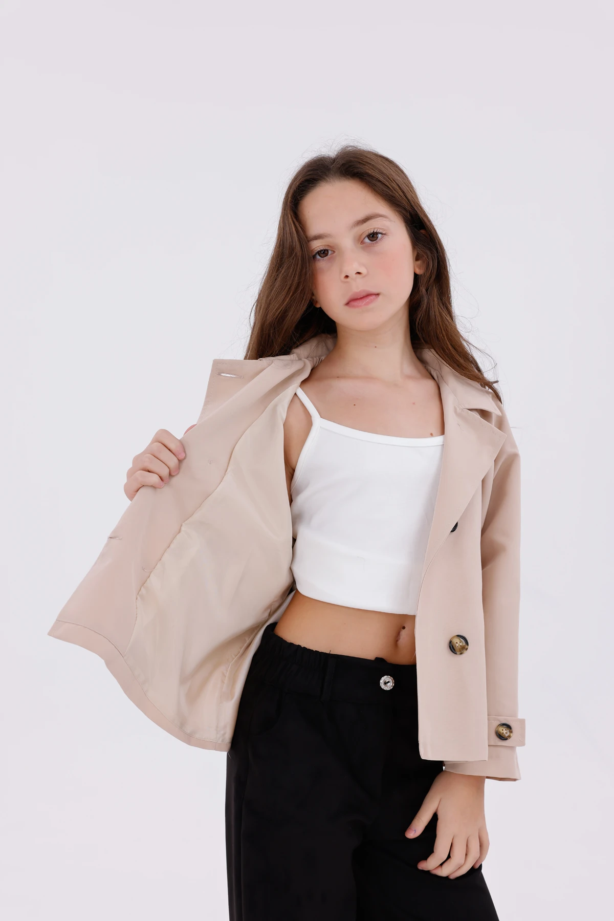 Kız Çocuk Düğme ve Sırt Tasarım Detaylı Kısa Trençkot