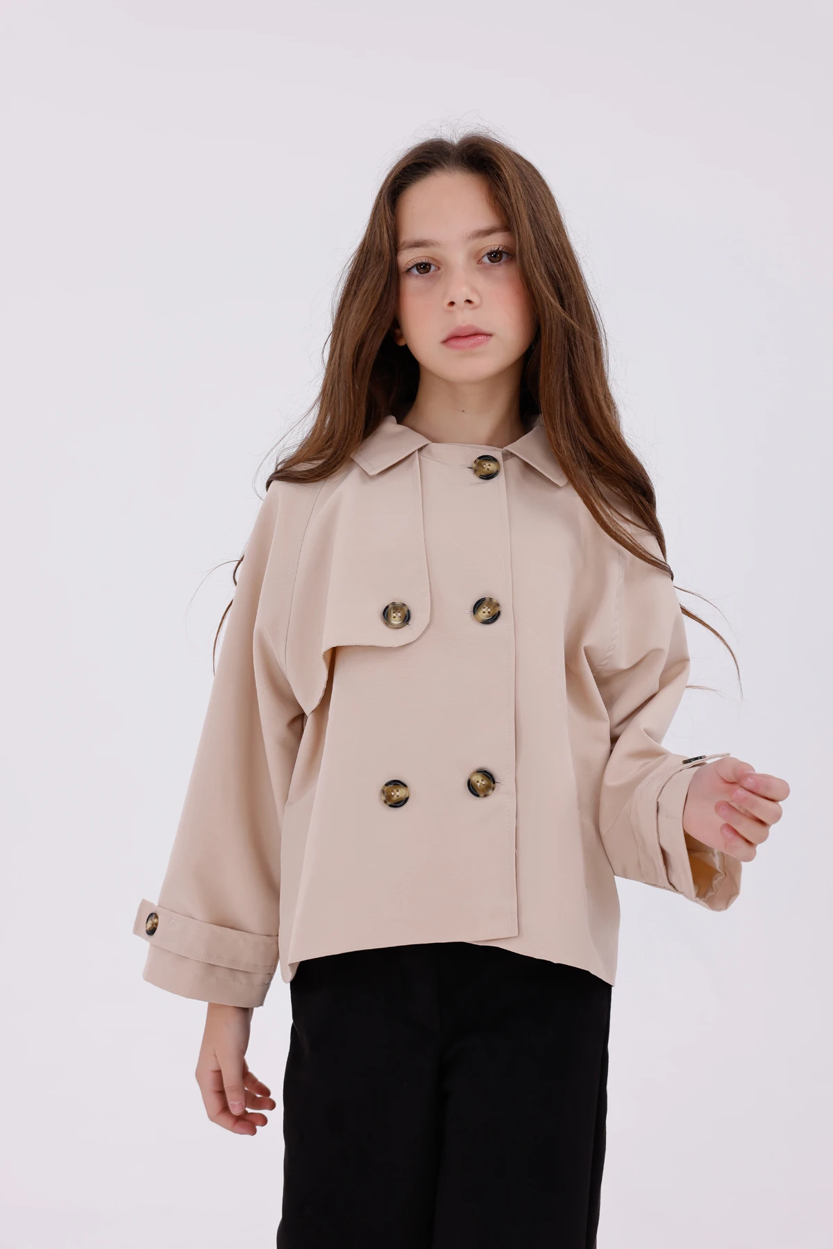 Kız Çocuk Düğme ve Sırt Tasarım Detaylı Kısa Trençkot