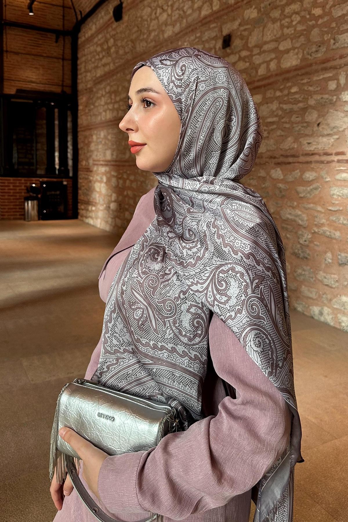 Levidor - Premium Püskül Zincir Detaylı Omuz Çantası - Gümüş