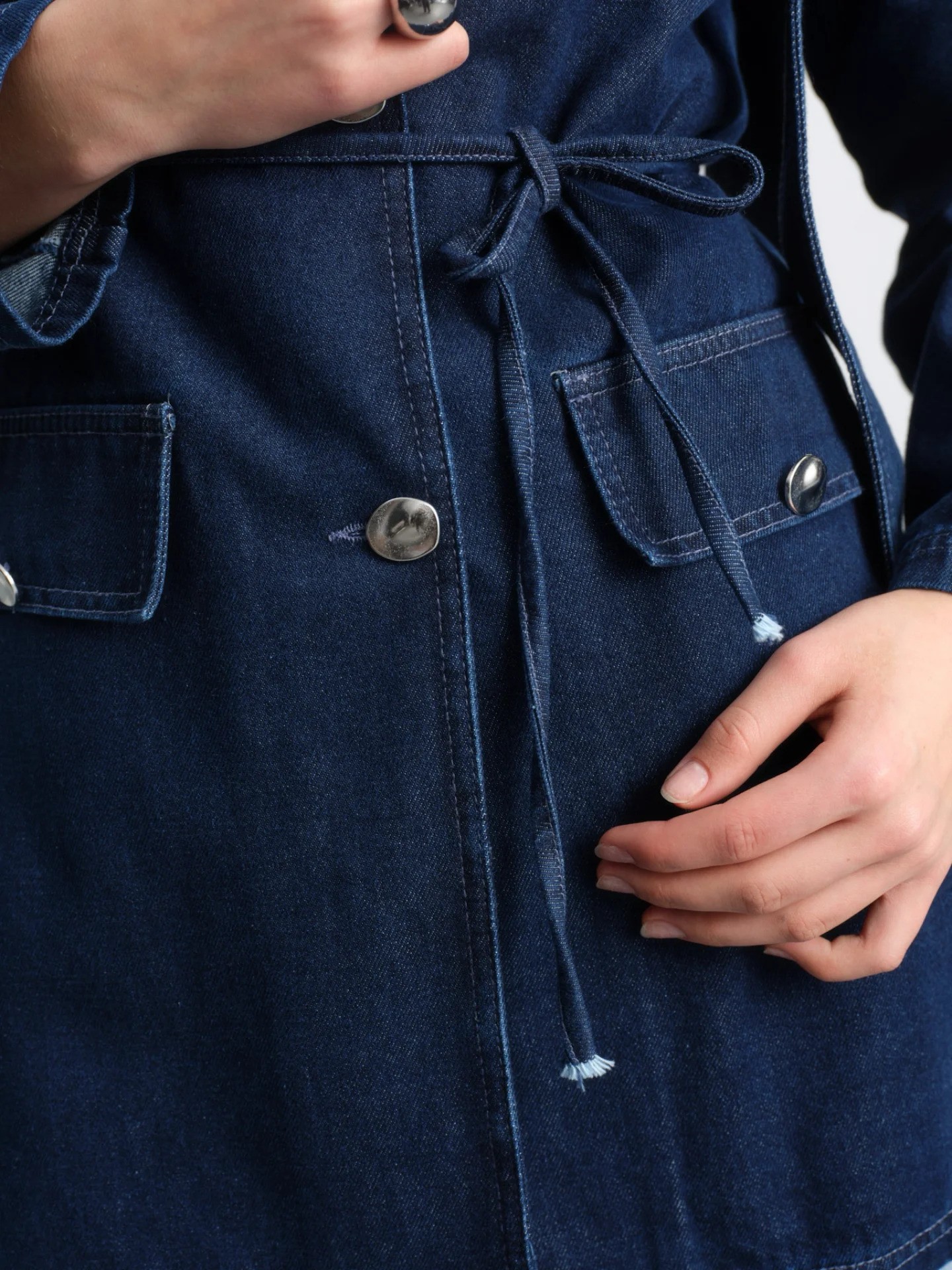 Omuz Pat Detaylı Taş İşlemeli İp Kuşaklı Denim Ceket