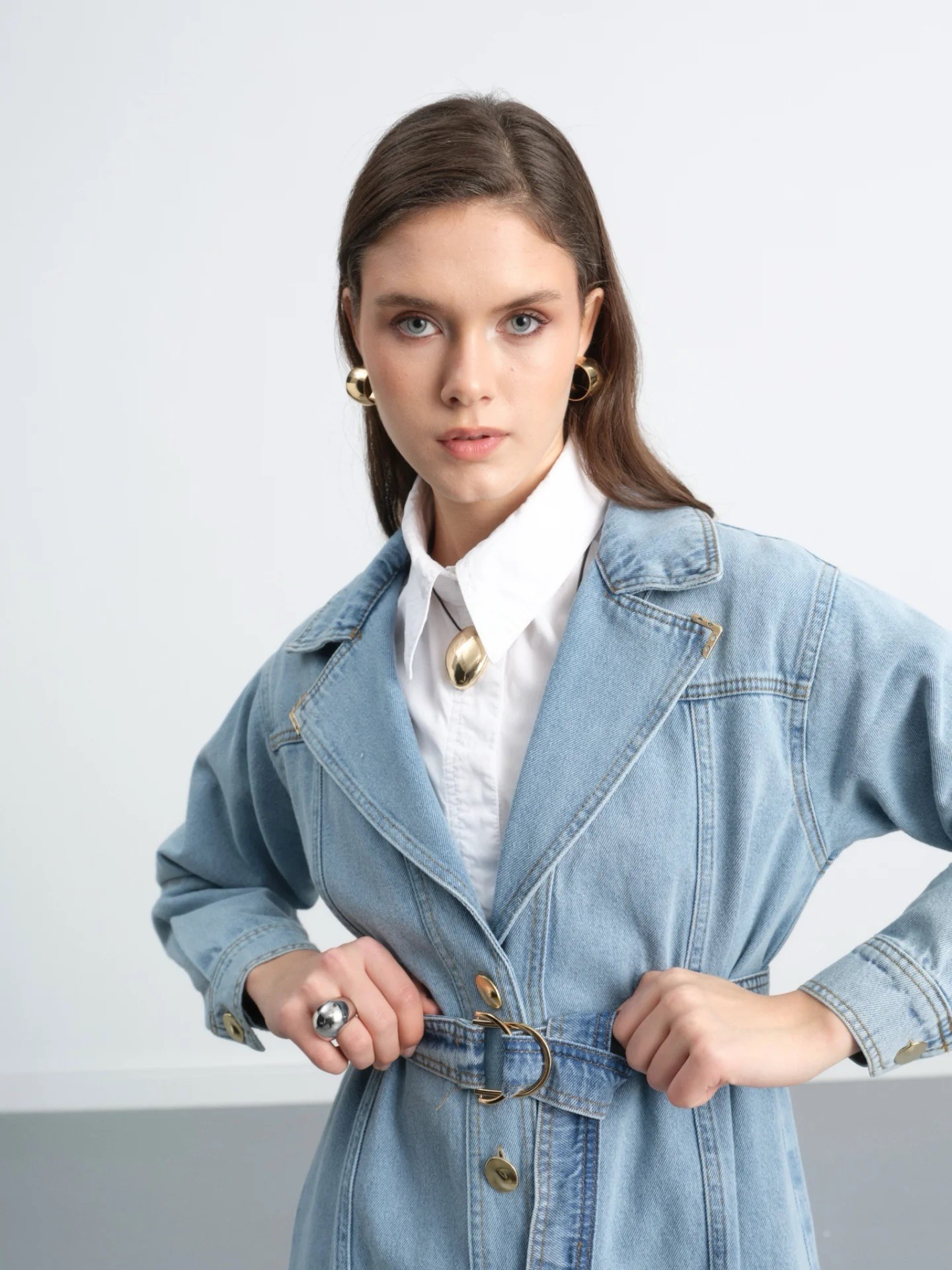 Gold Düğmeli Yaka Gold Taş Detaylı Kuşaklı Denim Kot Trençkot