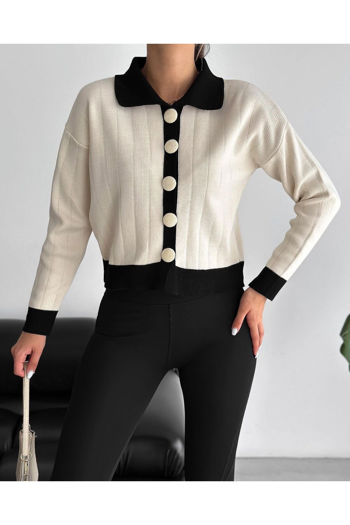 Kadın Gömlek Yaka Kapsül Düğmeli Triko Hırka