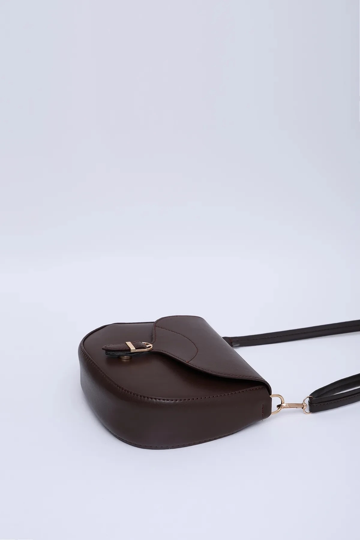 Kadın Mıknatıs Kapaklı Omuz Çanta