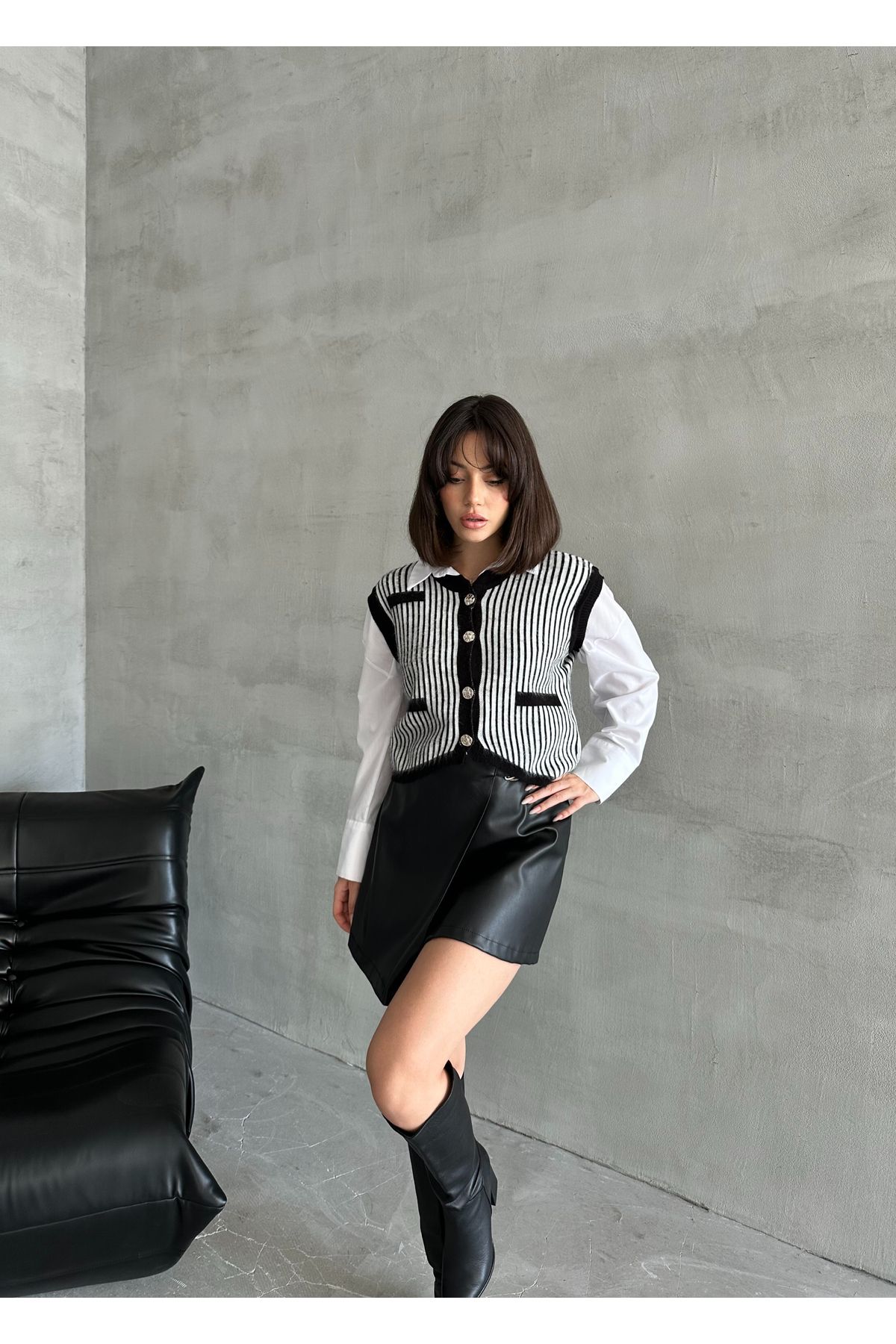 Kadın Çizgili Tarz Yumoş Düğmeli Triko Süveter