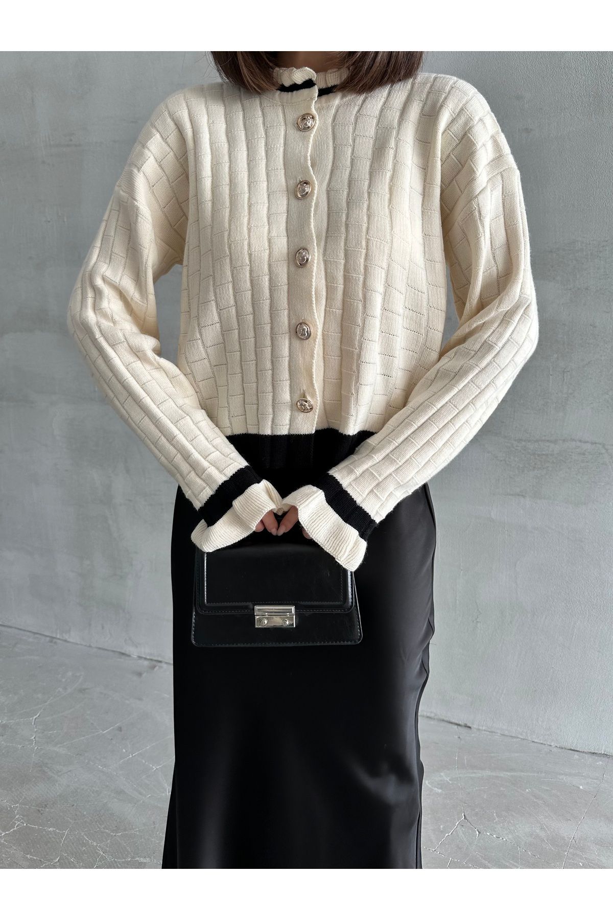 Kadın Siyah Beyaz Bol Bilek Triko Hırka