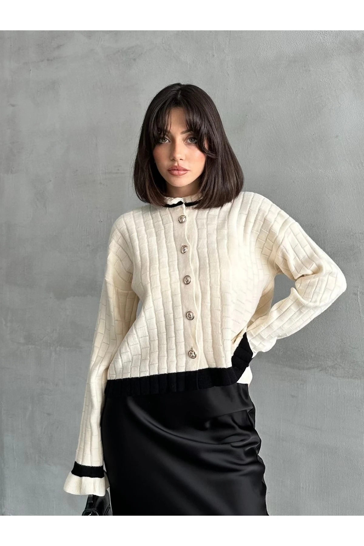 Kadın Siyah Beyaz Bol Bilek Triko Hırka