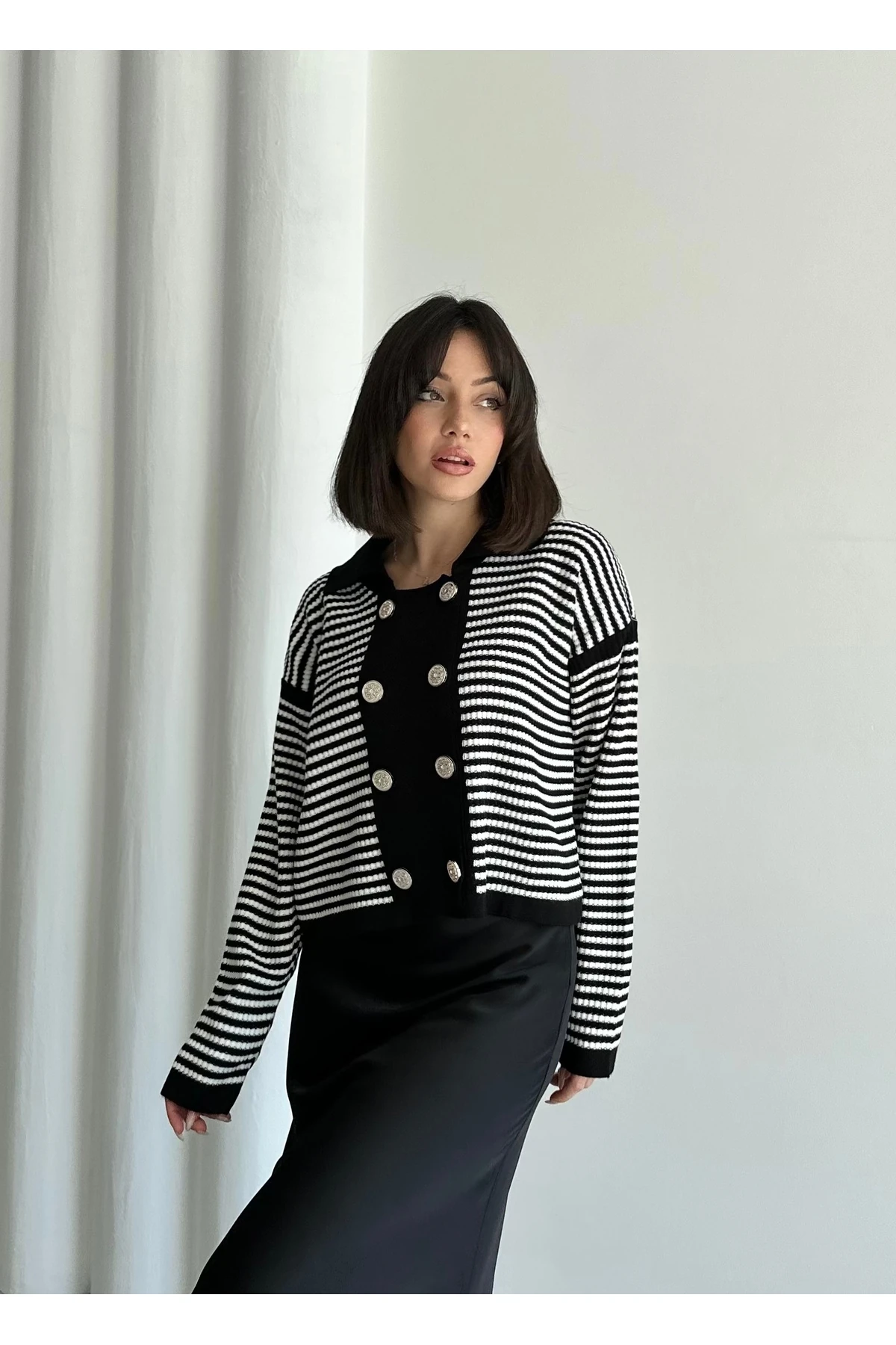 Kadın 8 Düğmeli Triko Hırka