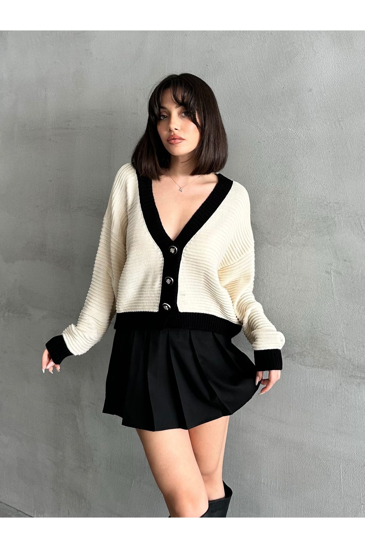 Kadın Siyah Beyaz Kontrast Renkli Triko Hırka