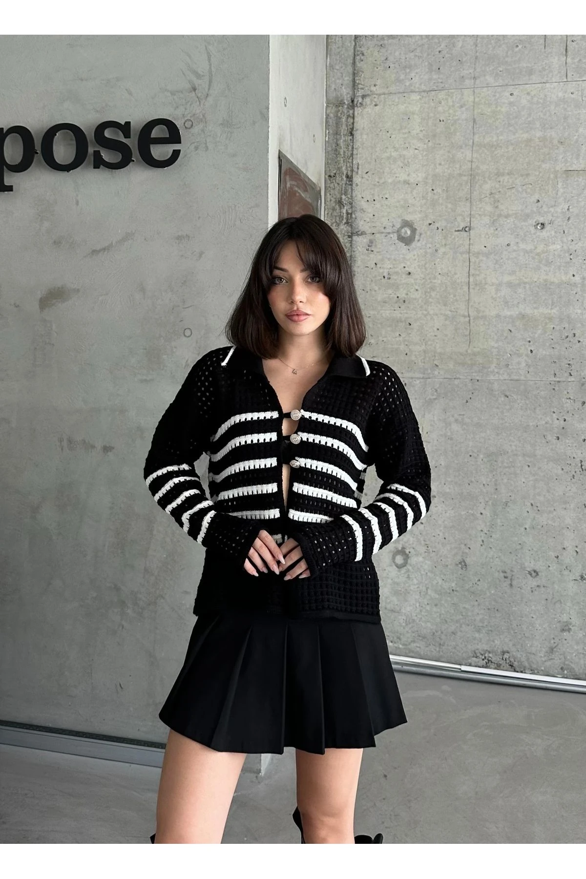 Kadın Siyah Beyaz Üç Düğmeli Tarz Triko Hırka