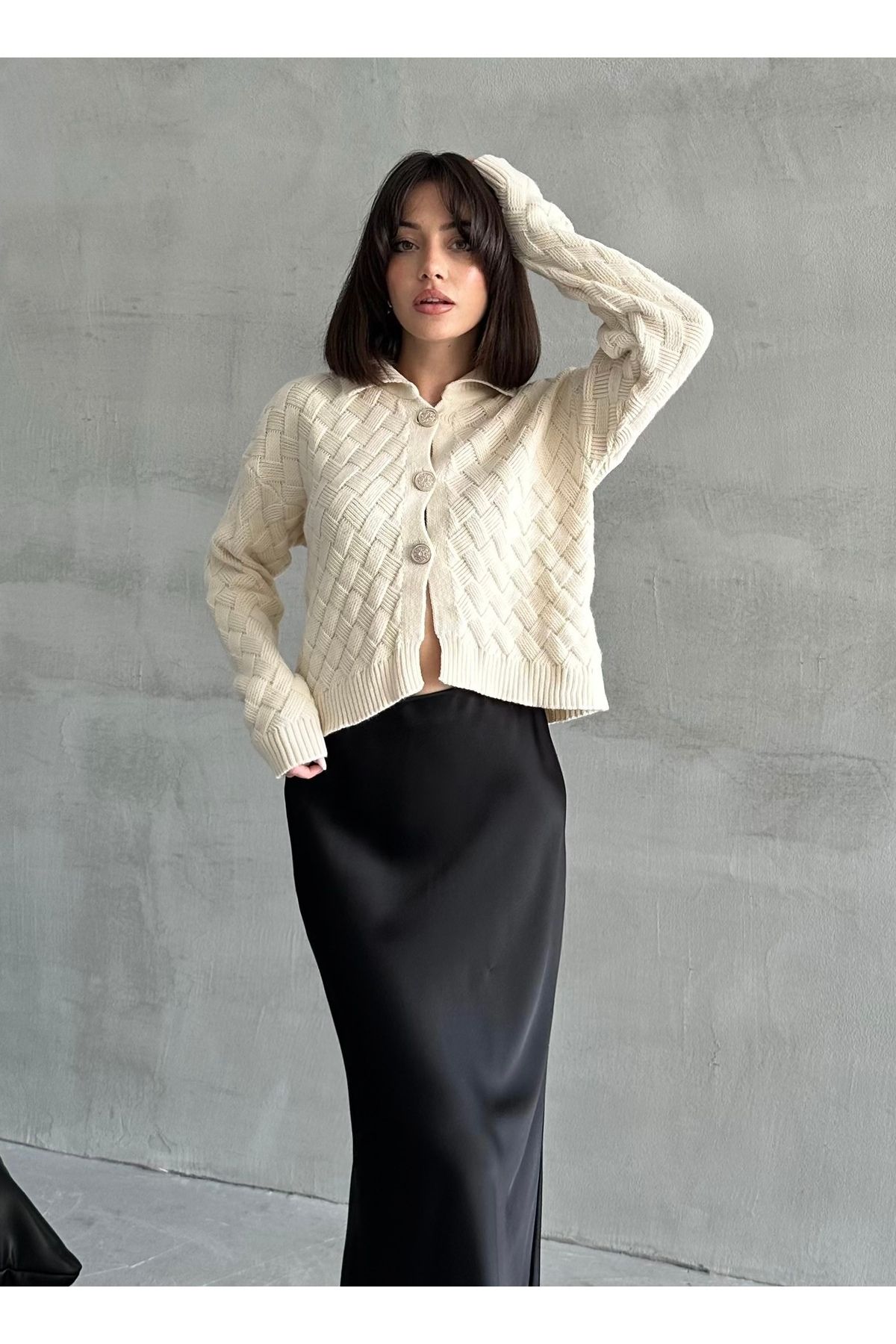 Kadın Siyah Beyaz Triko Hırka