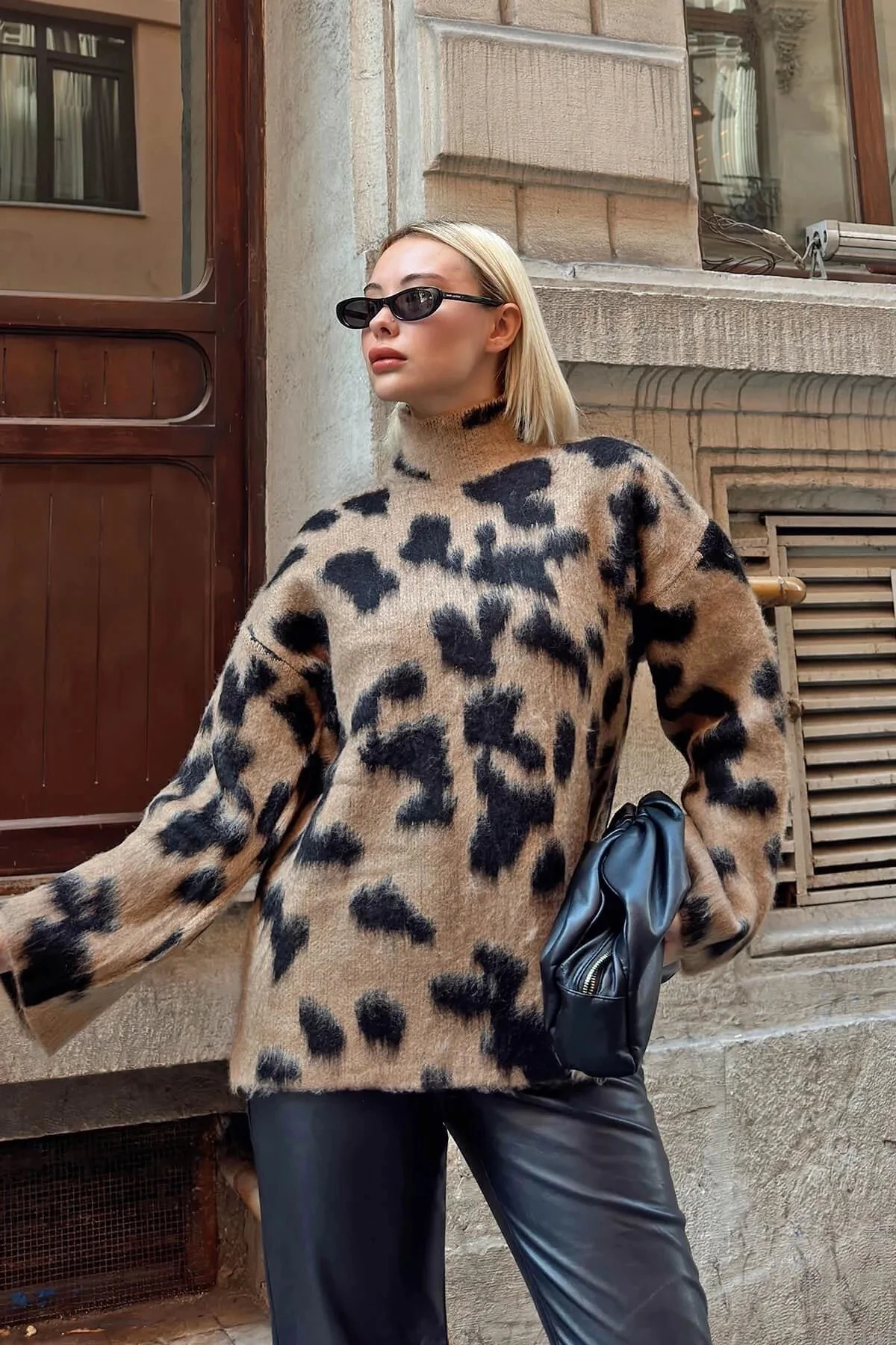 Kadın Tüylü Dik Yaka Triko Kazak